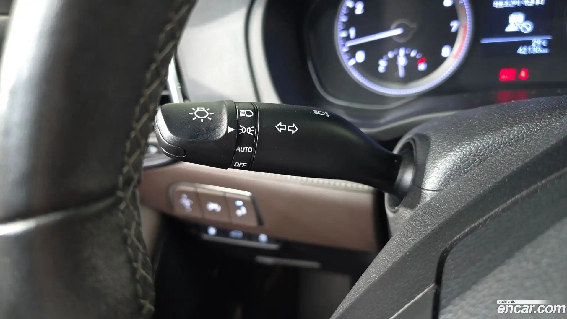 Grandeur Hyundai 2017.1-OPTION-042
