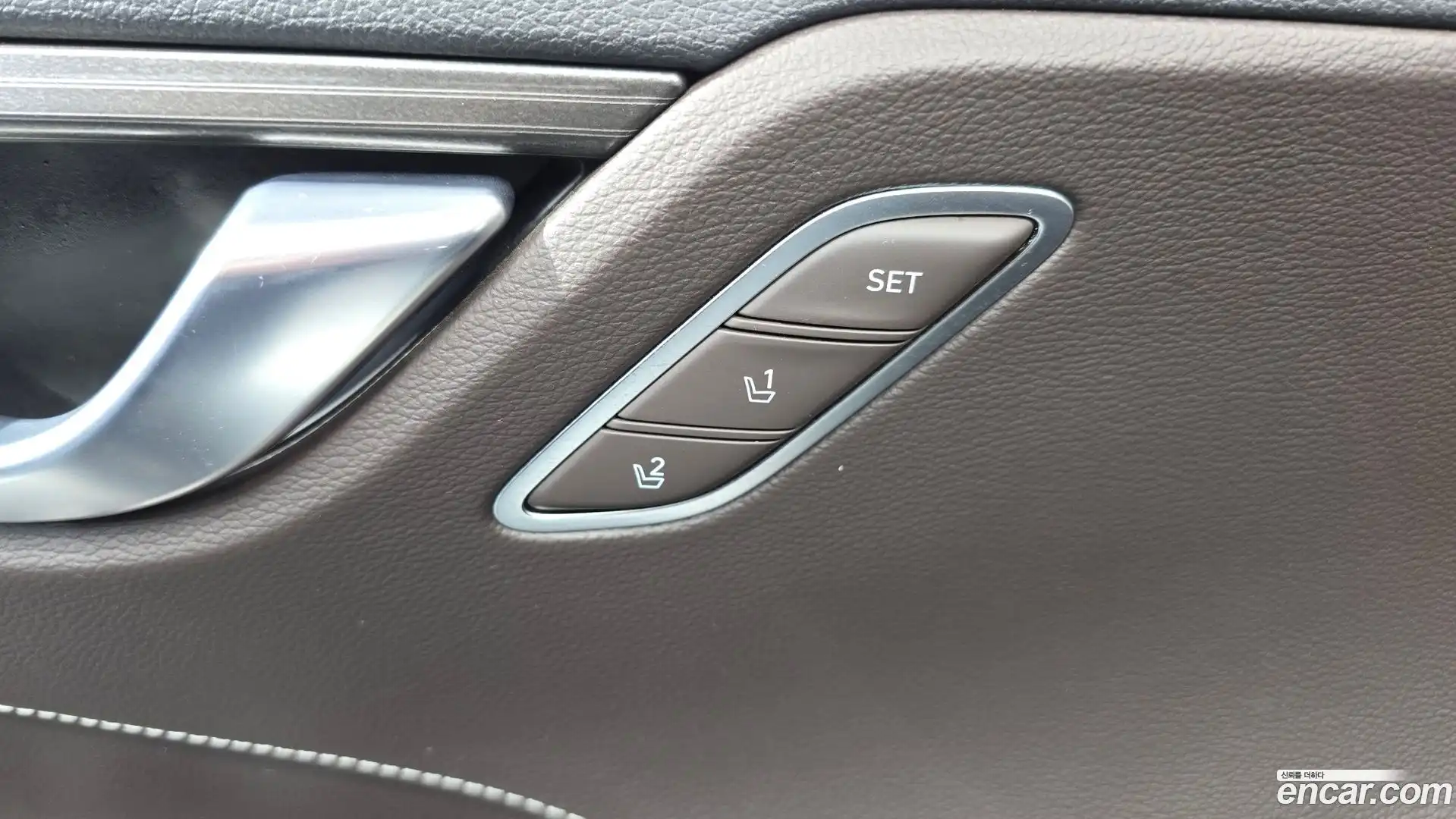 Grandeur Hyundai 2017.1-OPTION-043