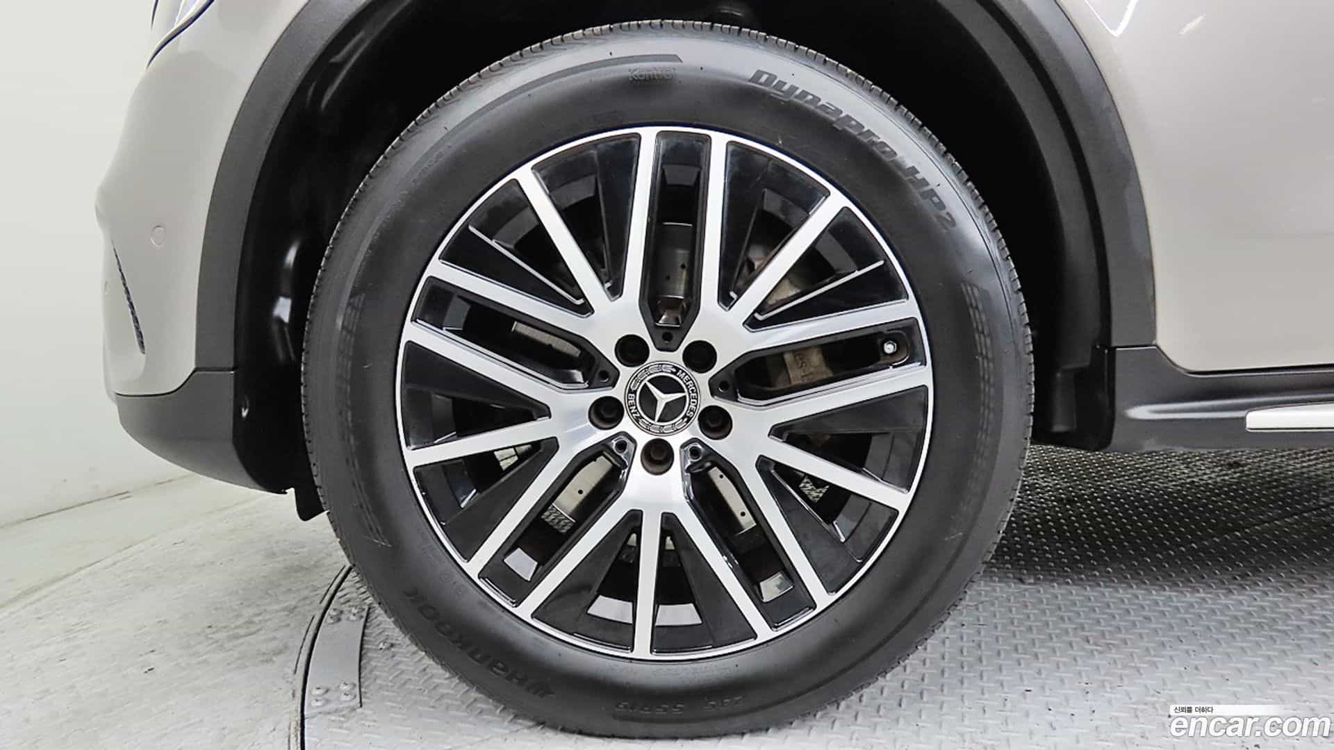 GLC-Class Mercedes-Benz 2021.0-OUTER-005