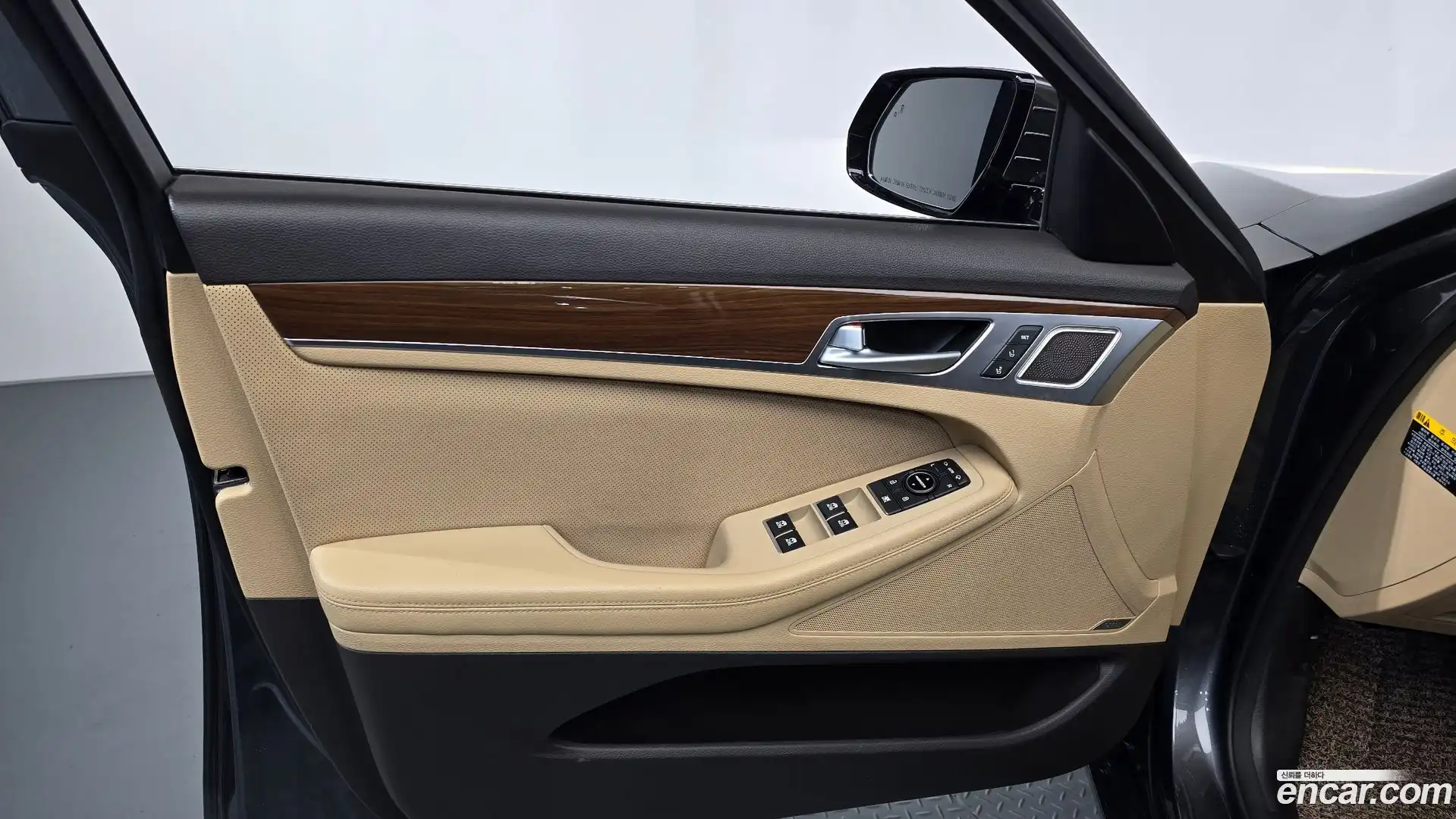 G80 Genesis 2016.8-INNER-034