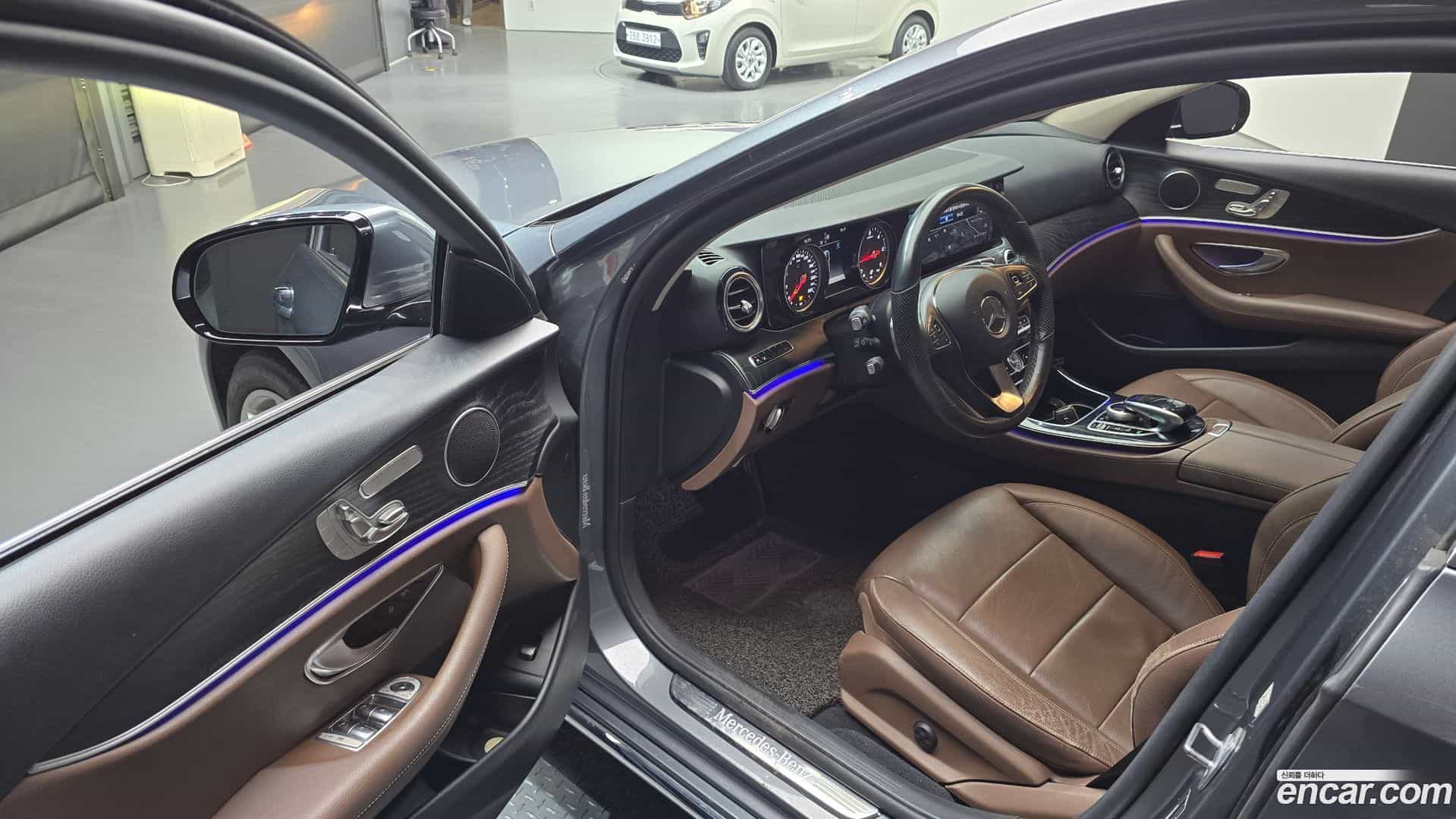 E-Class Mercedes-Benz 2018.5-INNER-010