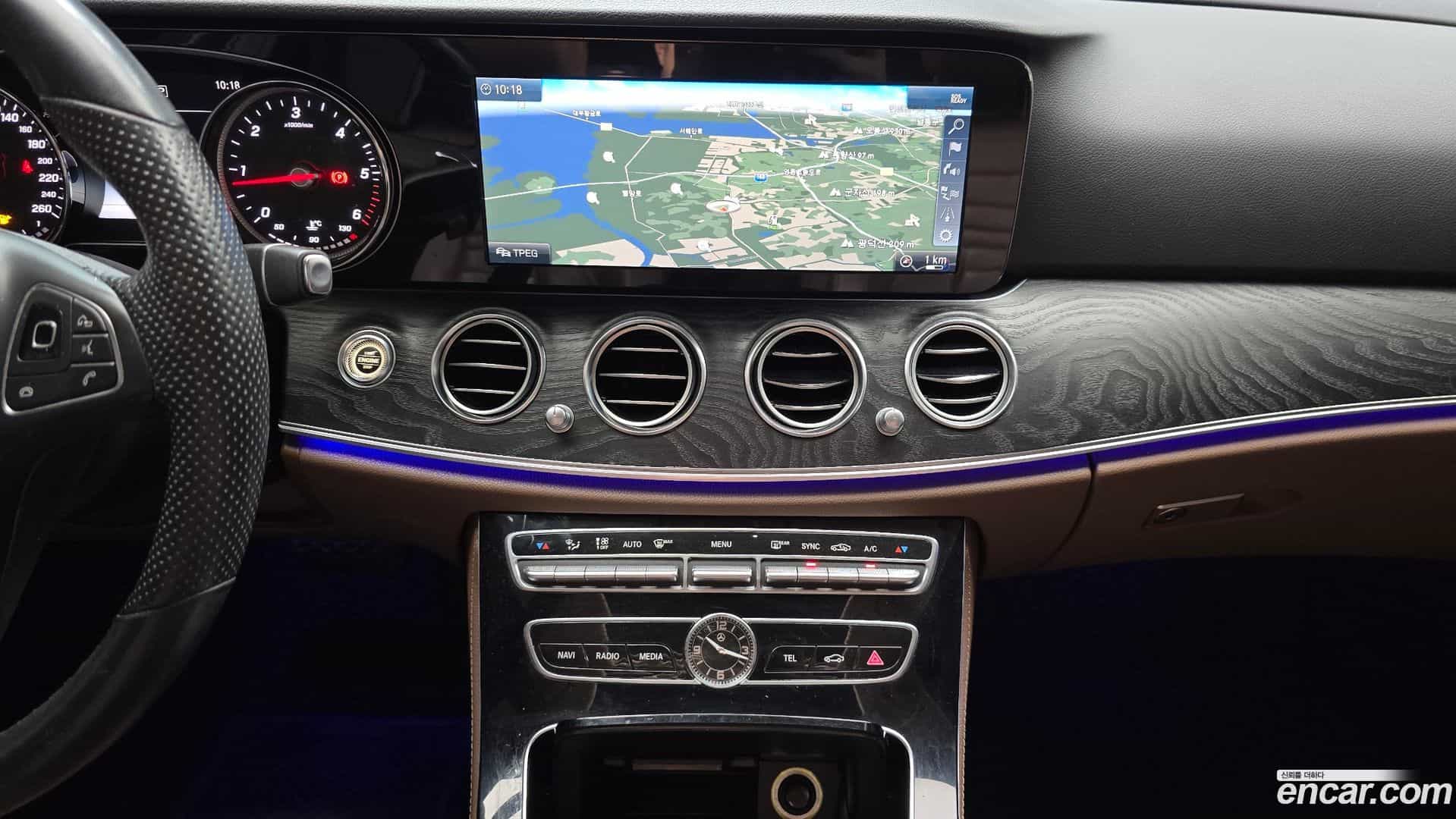 E-Class Mercedes-Benz 2018.5-OPTION-016