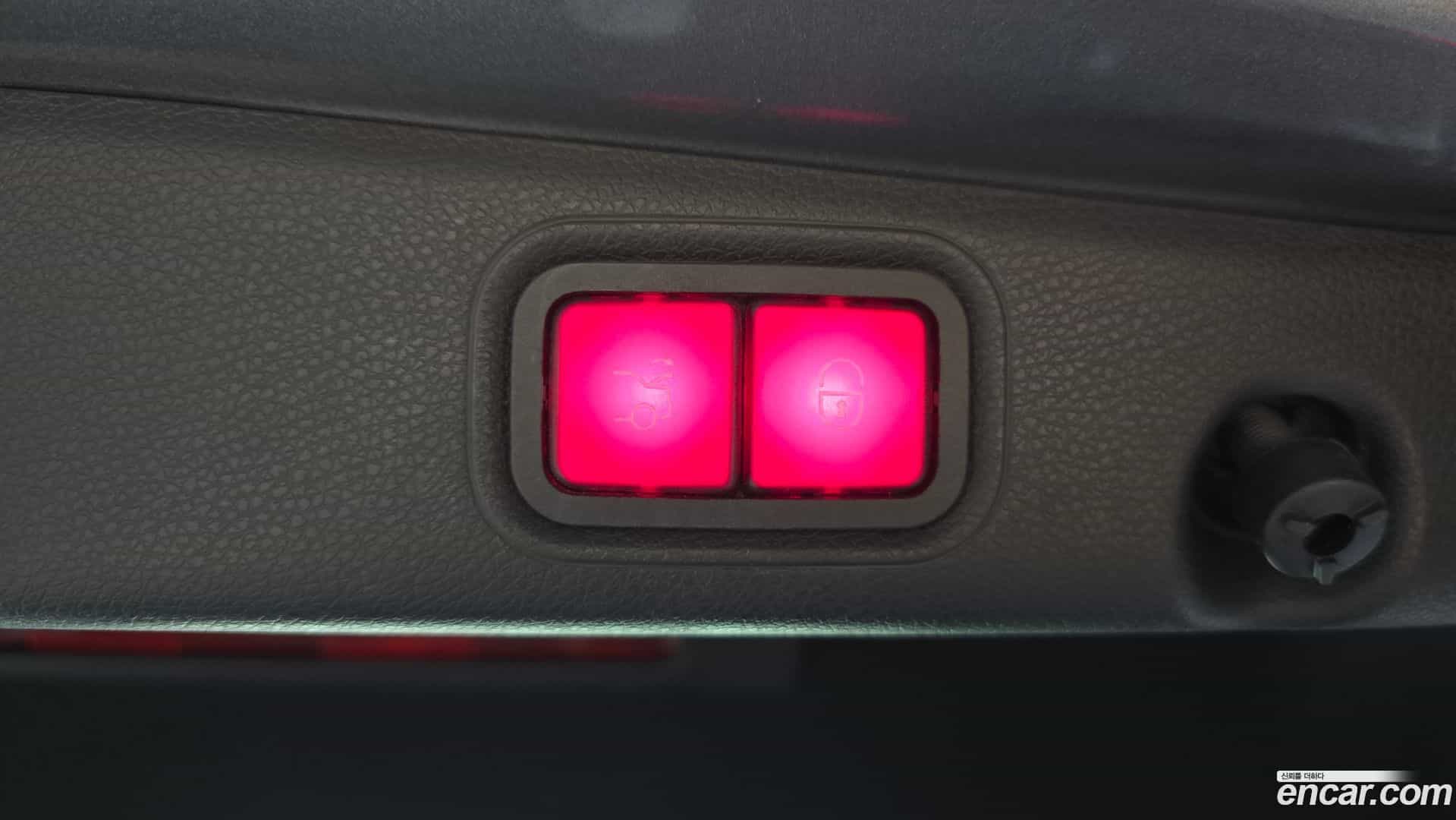 E-Class Mercedes-Benz 2018.5-OPTION-019
