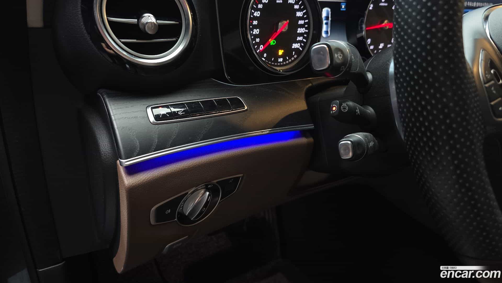 E-Class Mercedes-Benz 2018.5-OPTION-023