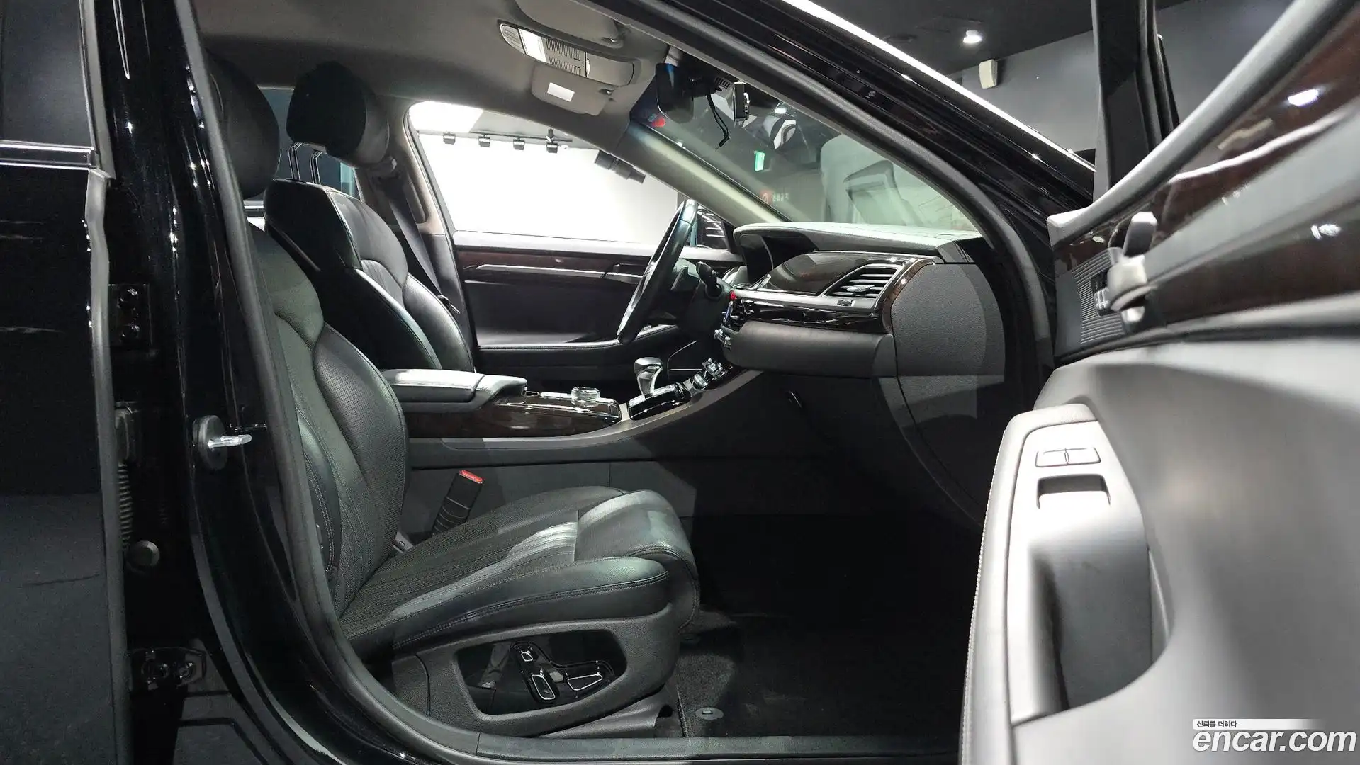 EQ900 Genesis 2016.3-INNER-036
