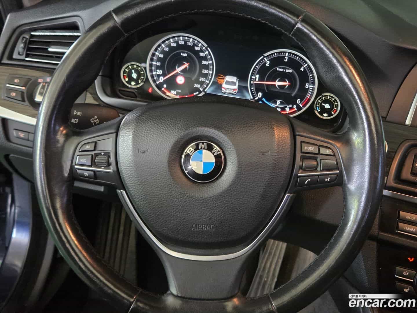 5-Series BMW 2015.5-INNER-009