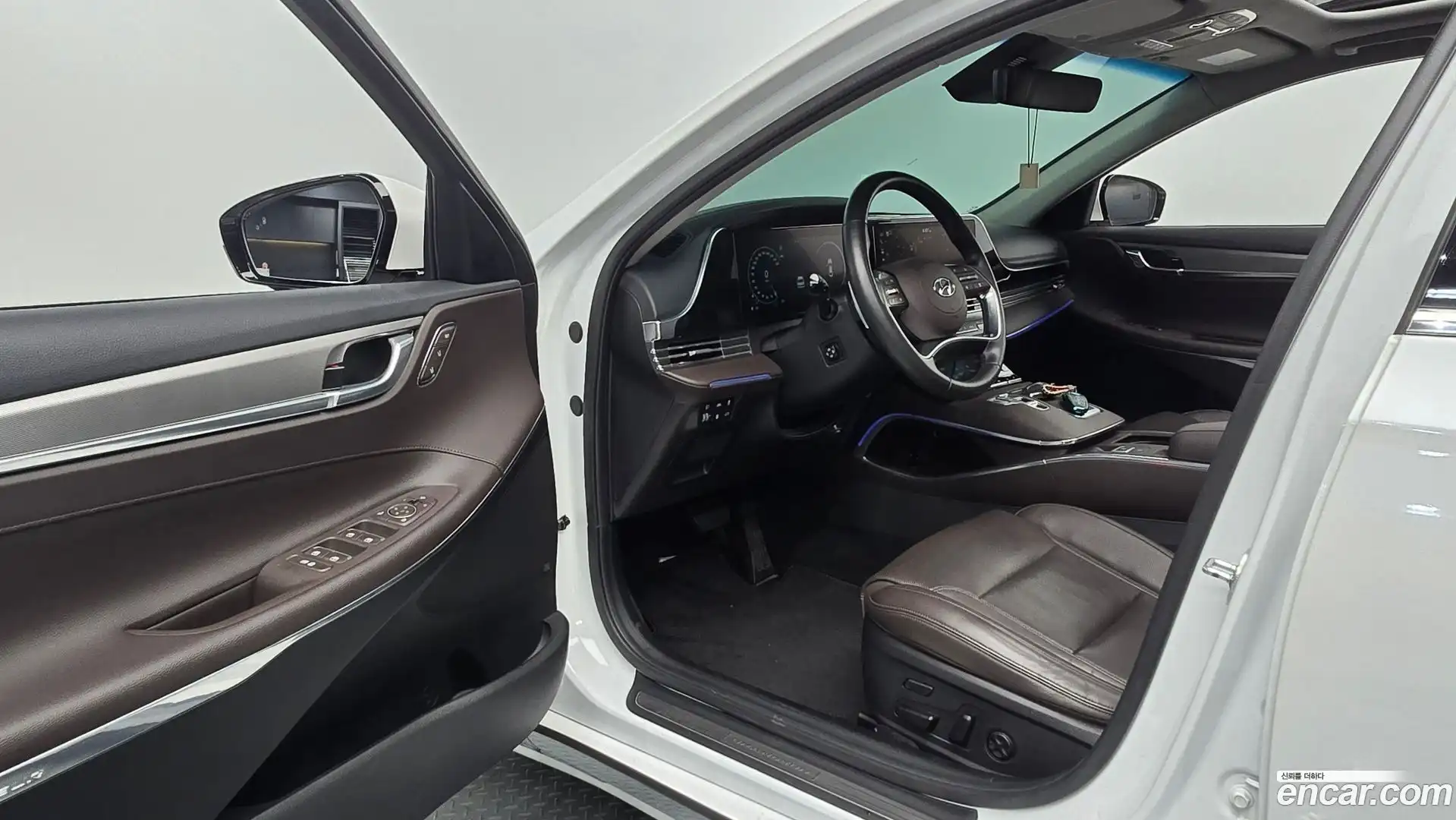 Grandeur Hyundai 2021.1-INNER-010