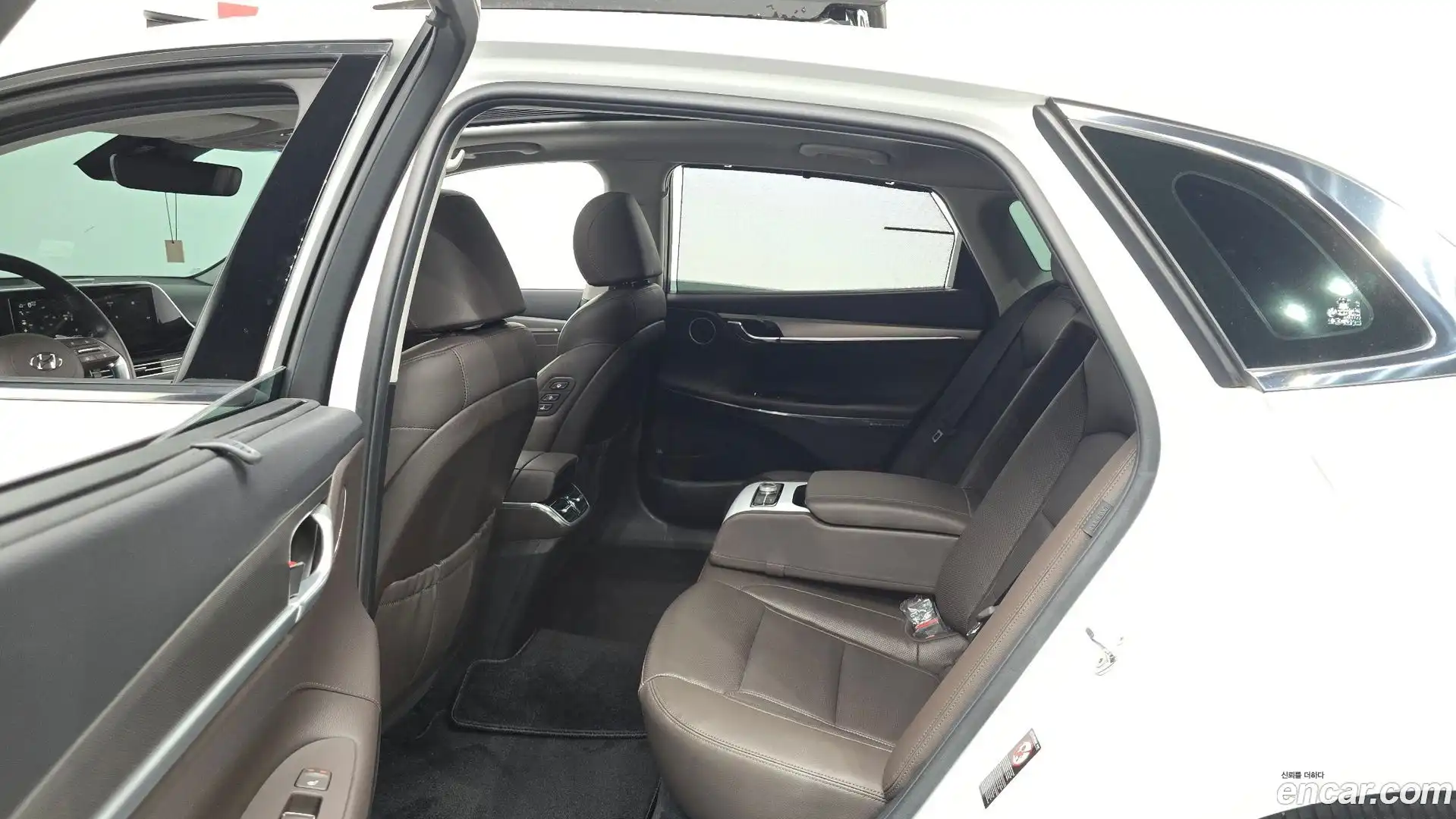 Grandeur Hyundai 2021.1-OPTION-016