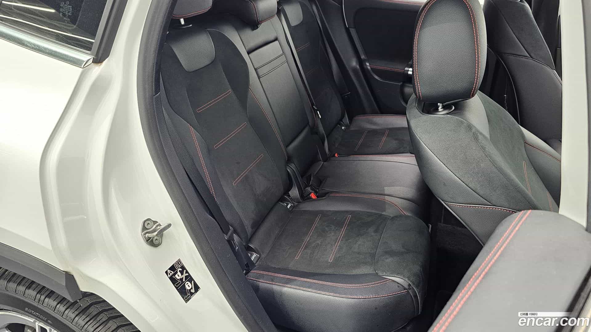 GLA-Class Mercedes-Benz 2022.11-OPTION-015
