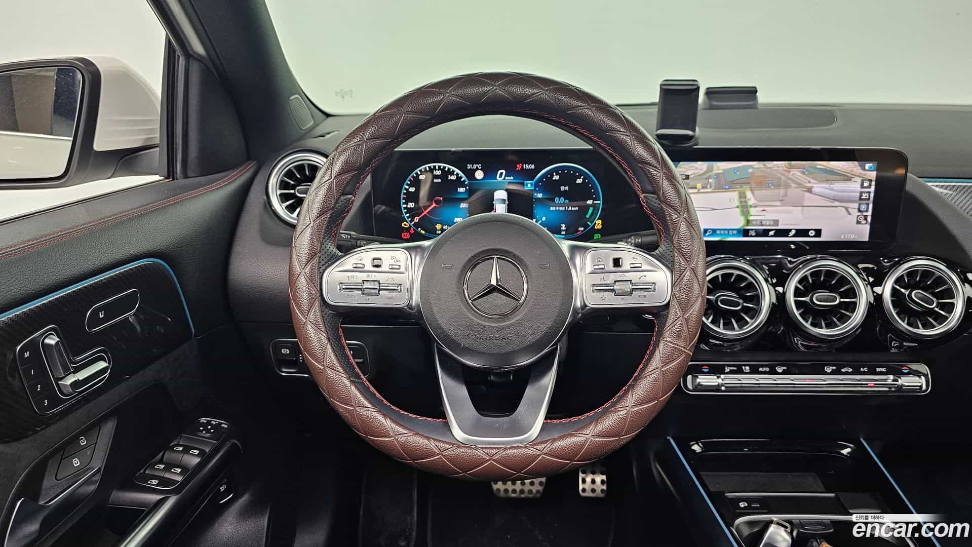 GLA-Class Mercedes-Benz 2022.11-OPTION-017