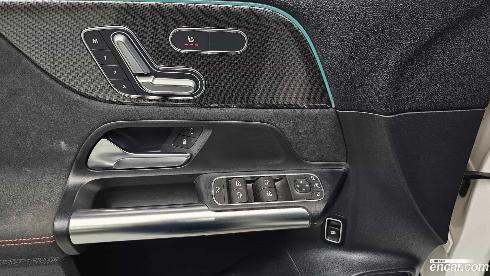 GLA-Class Mercedes-Benz 2022.11-OPTION-020