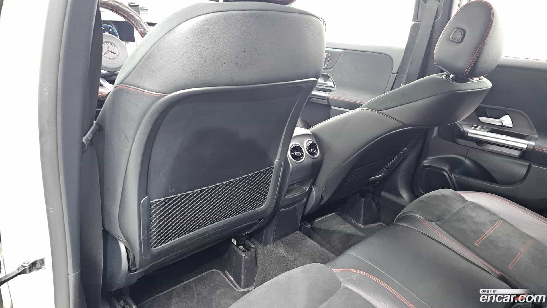 GLA-Class Mercedes-Benz 2022.11-OPTION-042