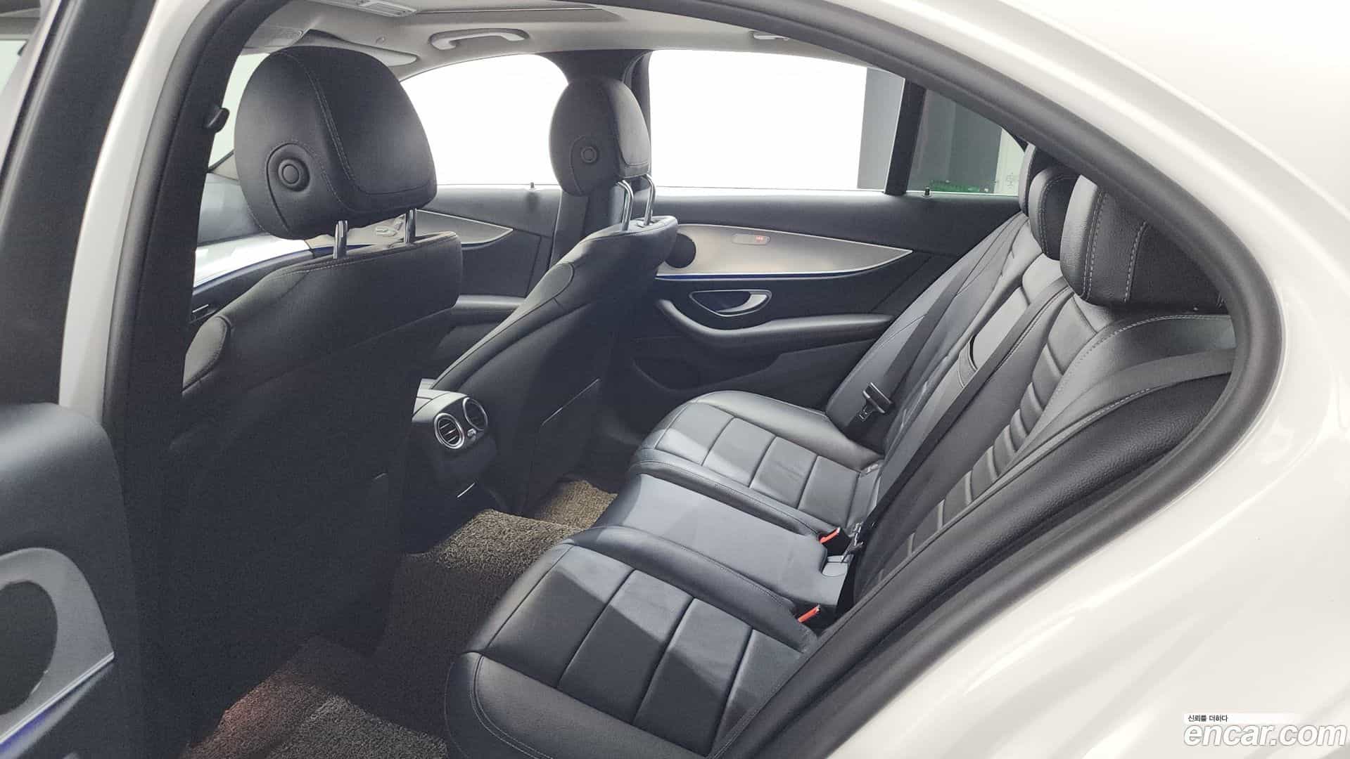 E-Class Mercedes-Benz 2019.2-OPTION-015