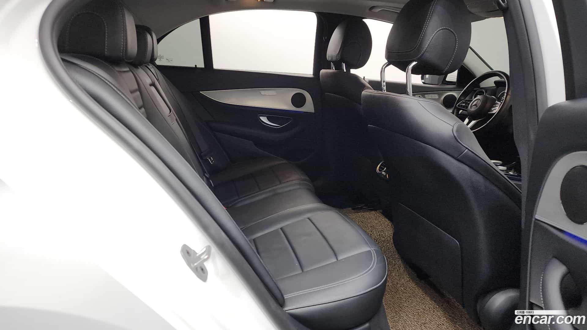 E-Class Mercedes-Benz 2019.2-OPTION-016