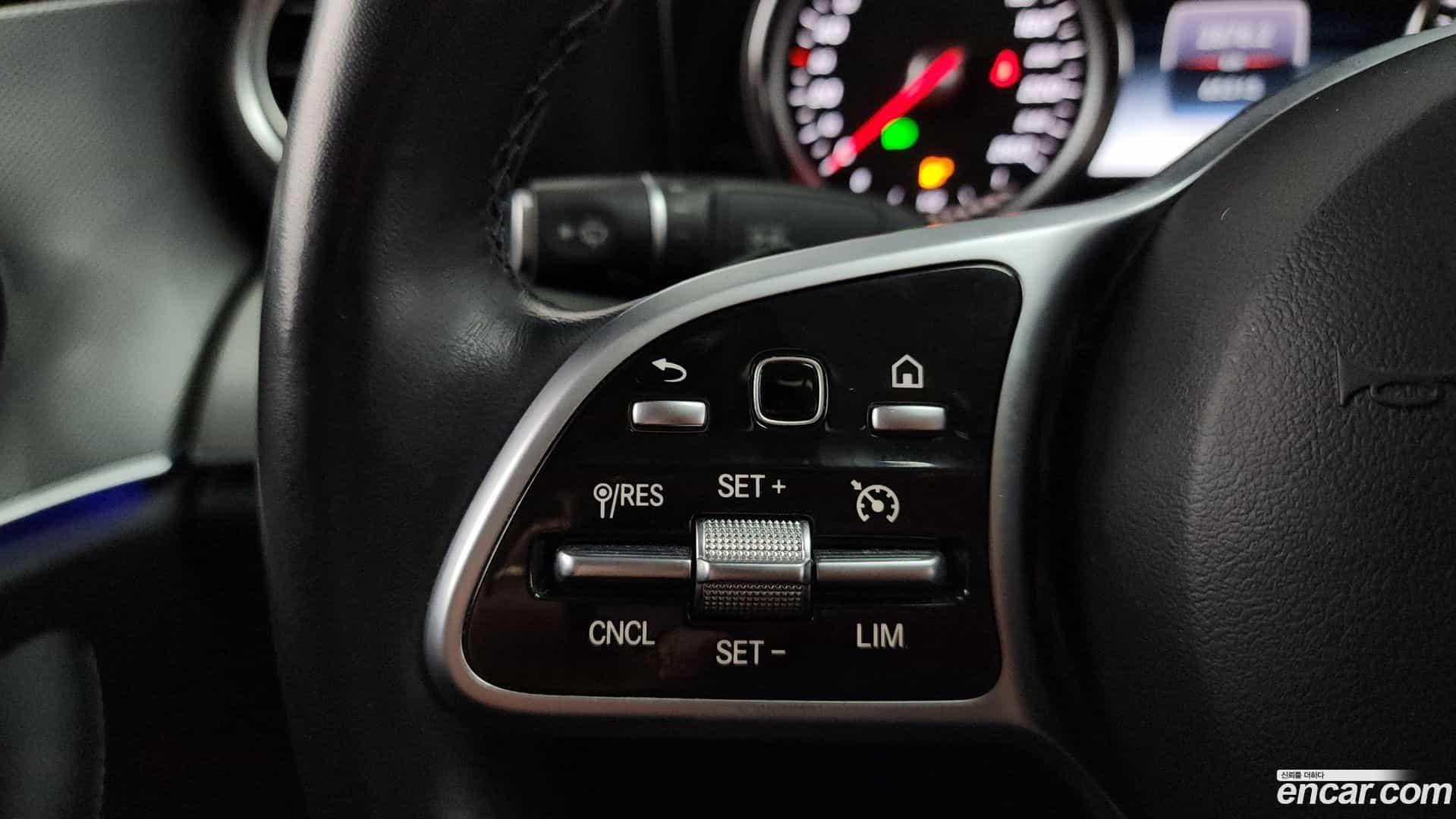 E-Class Mercedes-Benz 2019.2-OPTION-020
