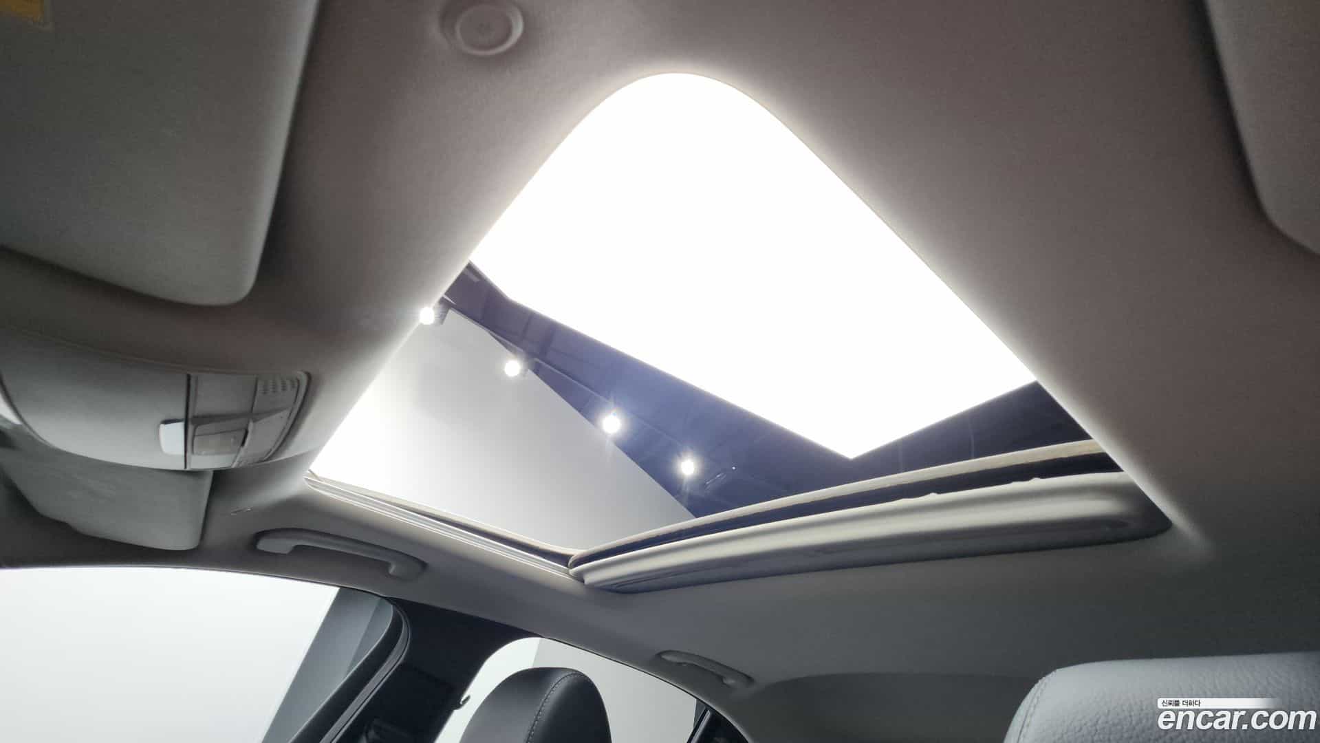 E-Class Mercedes-Benz 2019.2-OPTION-021