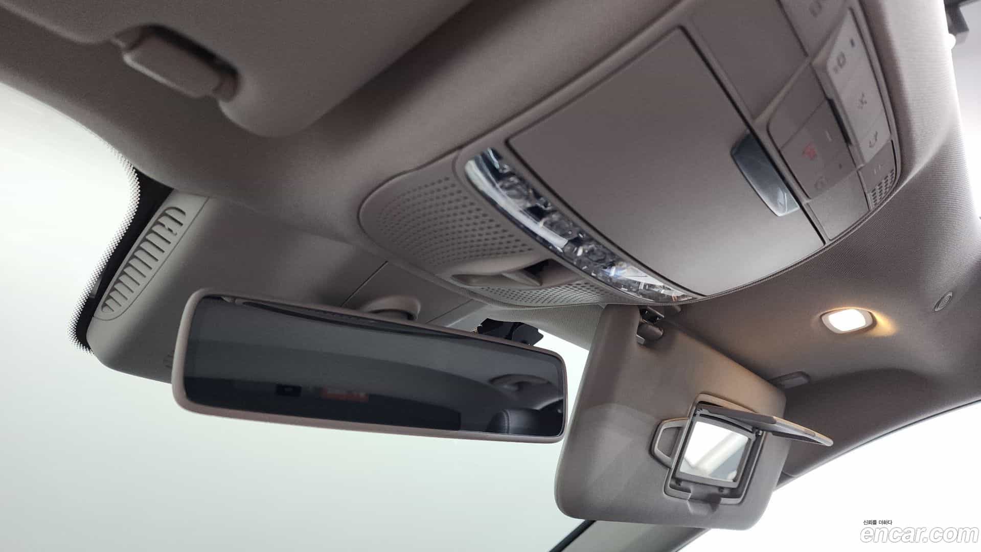 E-Class Mercedes-Benz 2019.2-OPTION-023