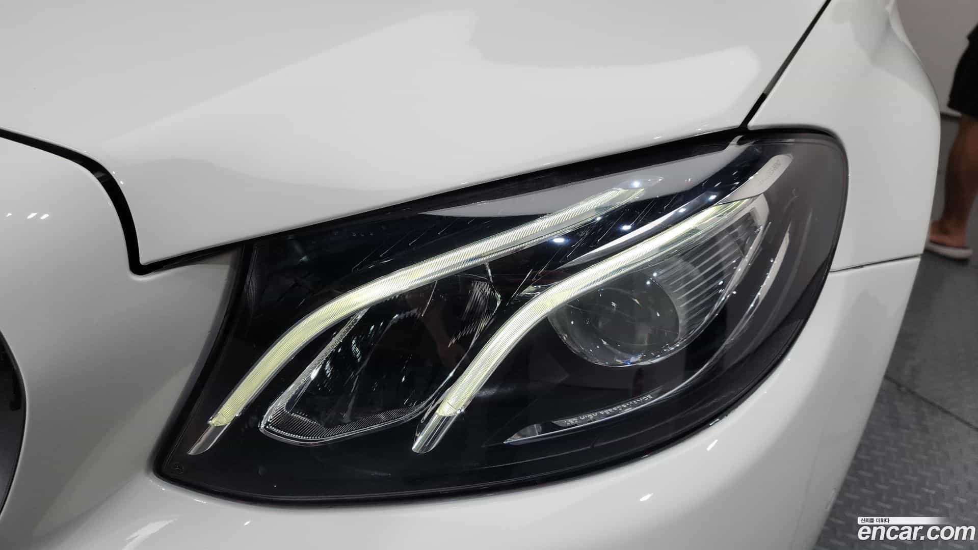 E-Class Mercedes-Benz 2019.2-OUTER-032