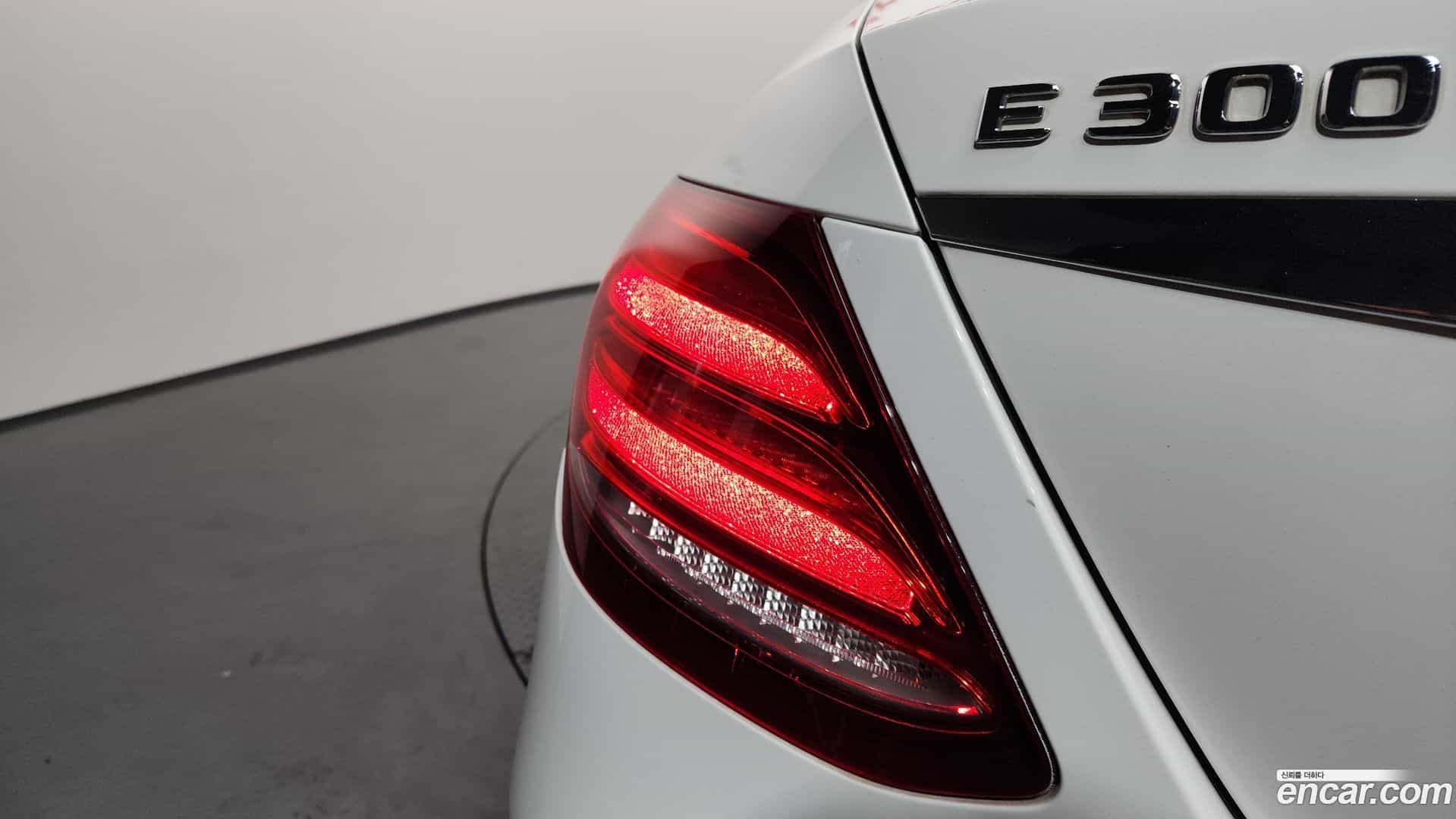 E-Class Mercedes-Benz 2019.2-OUTER-033