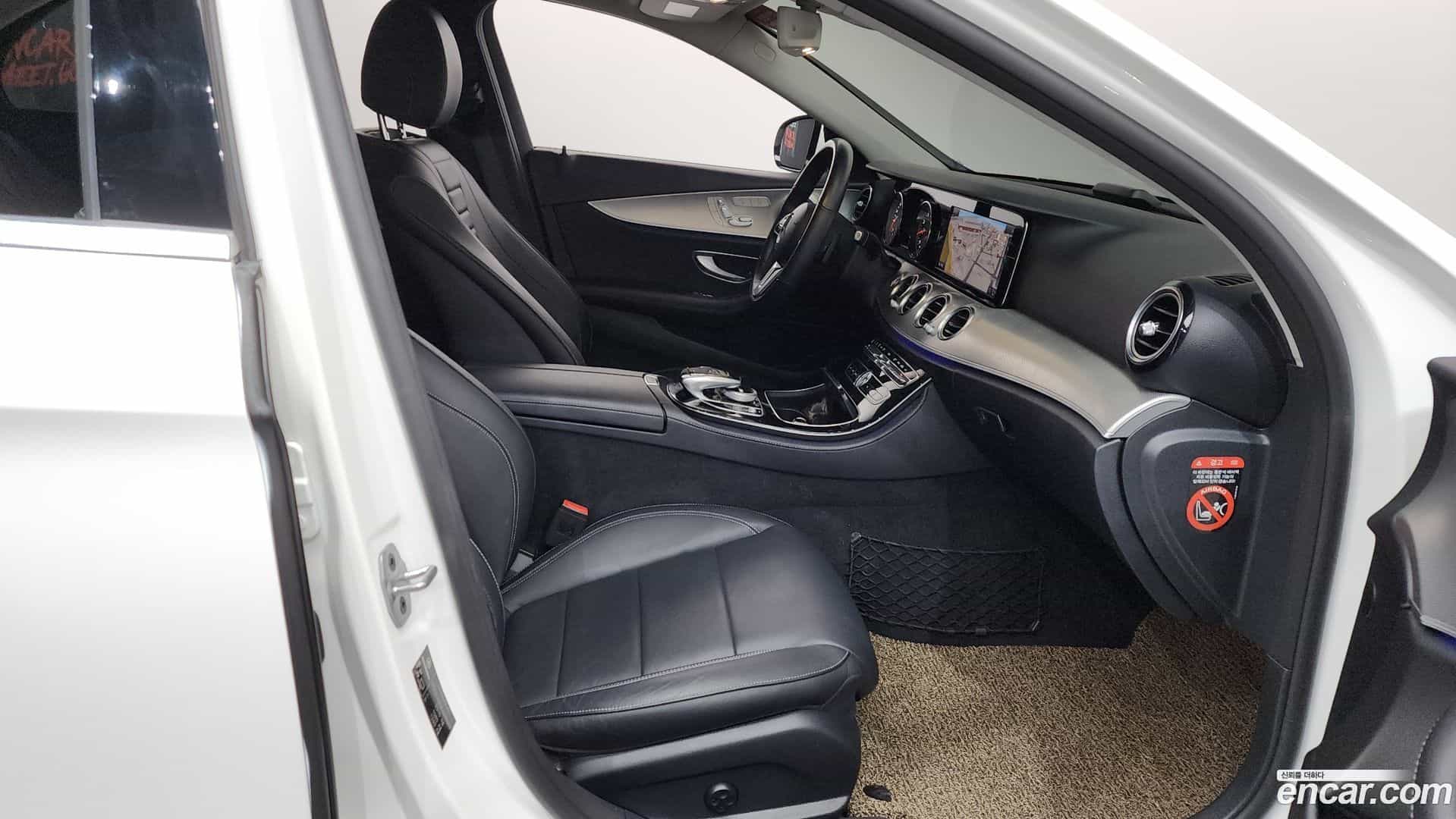 E-Class Mercedes-Benz 2019.2-INNER-036