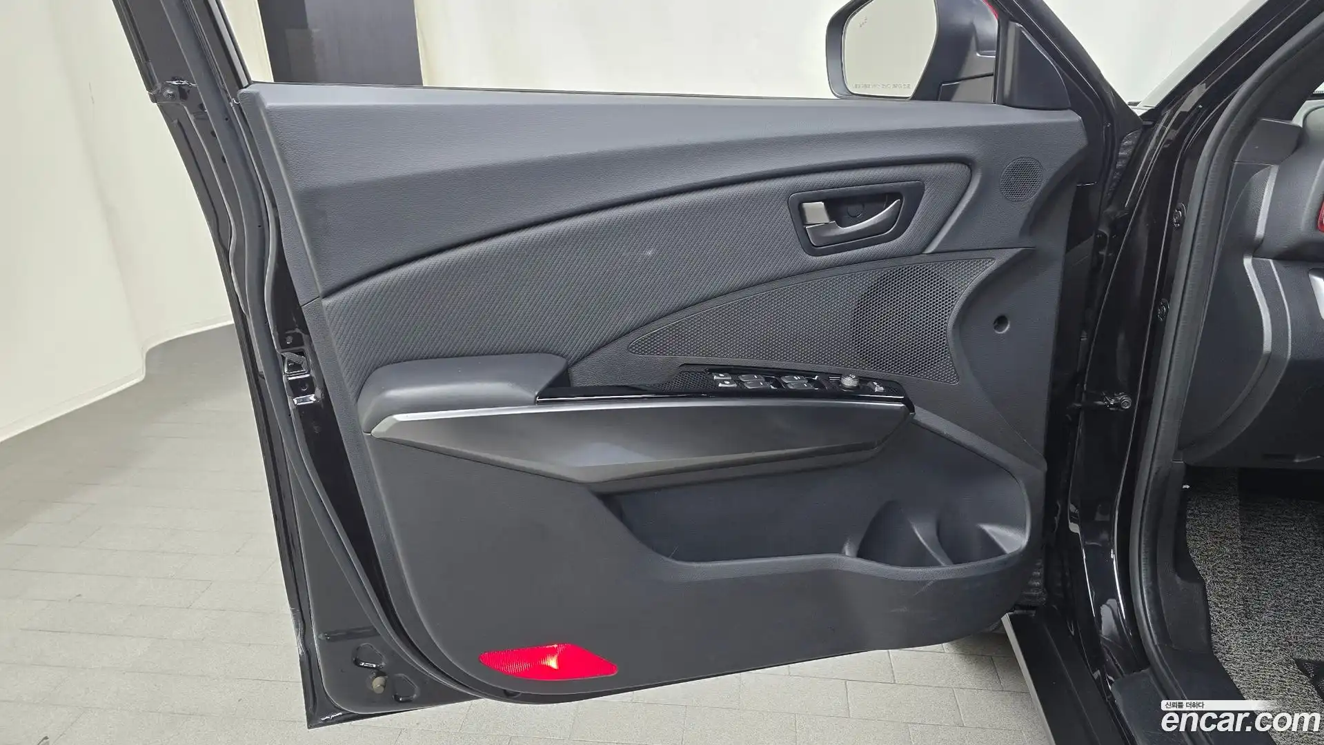 TIBOLI KG Mobility 2021.5-INNER-034