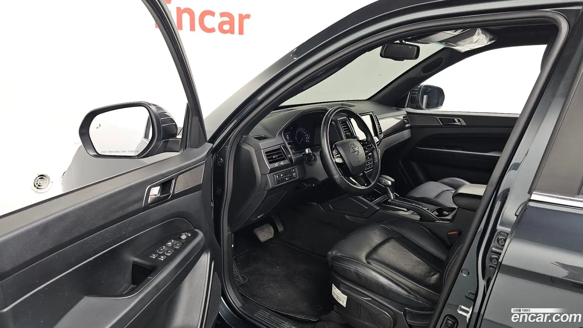 Rexton KG Mobility 2021.4-INNER-010