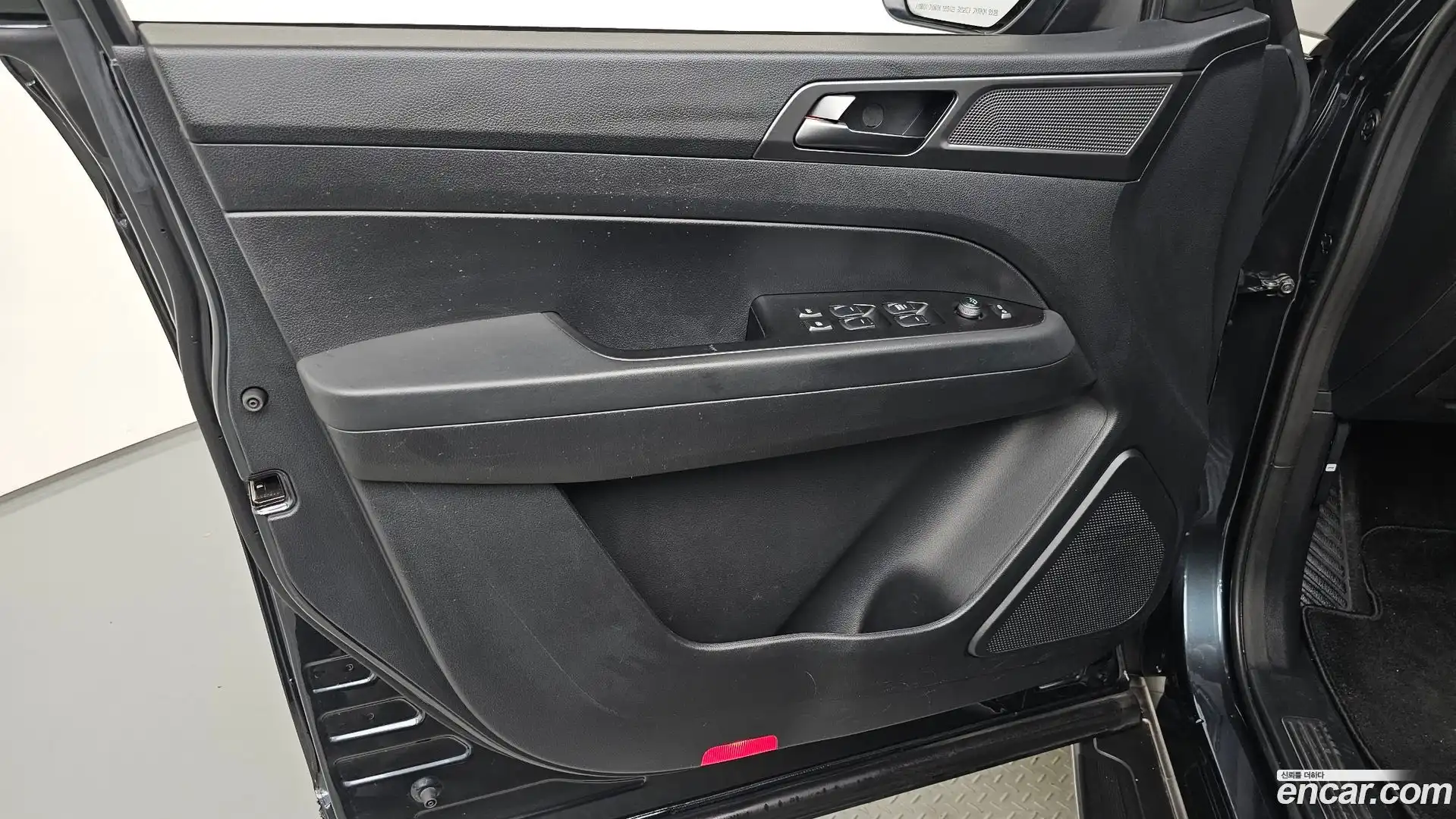 Rexton KG Mobility 2021.4-INNER-034