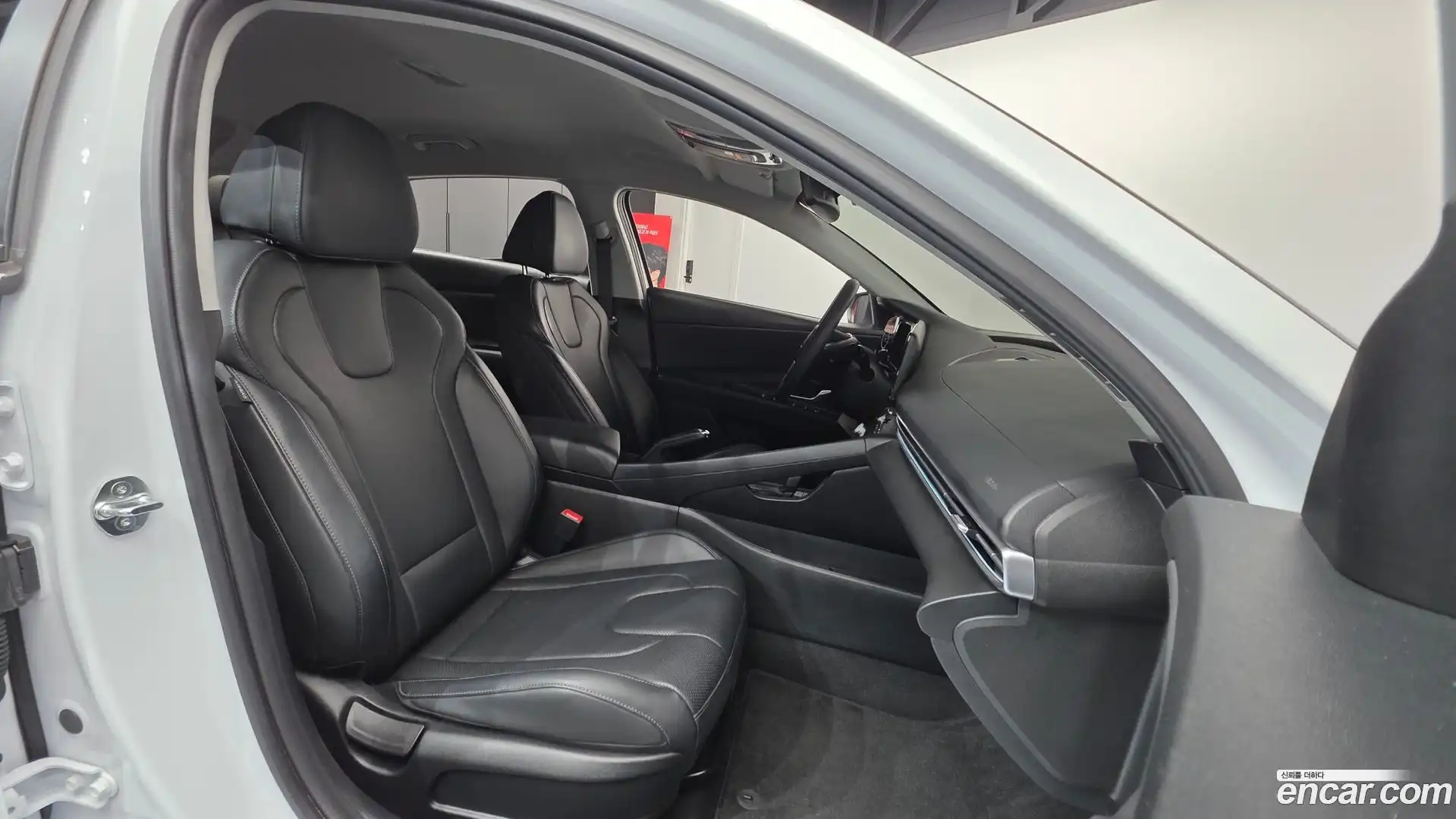 AVANTE Hyundai 2024.4-INNER-010