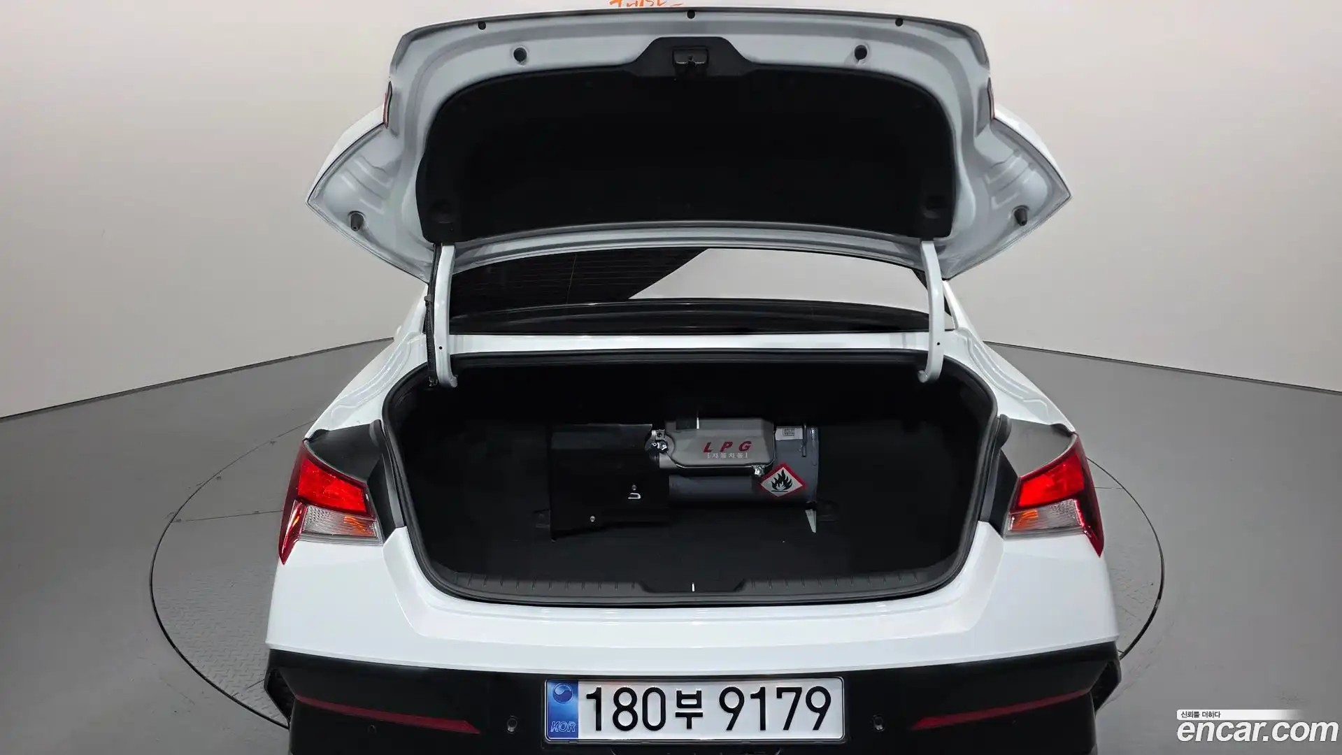 AVANTE Hyundai 2024.4-OPTION-024