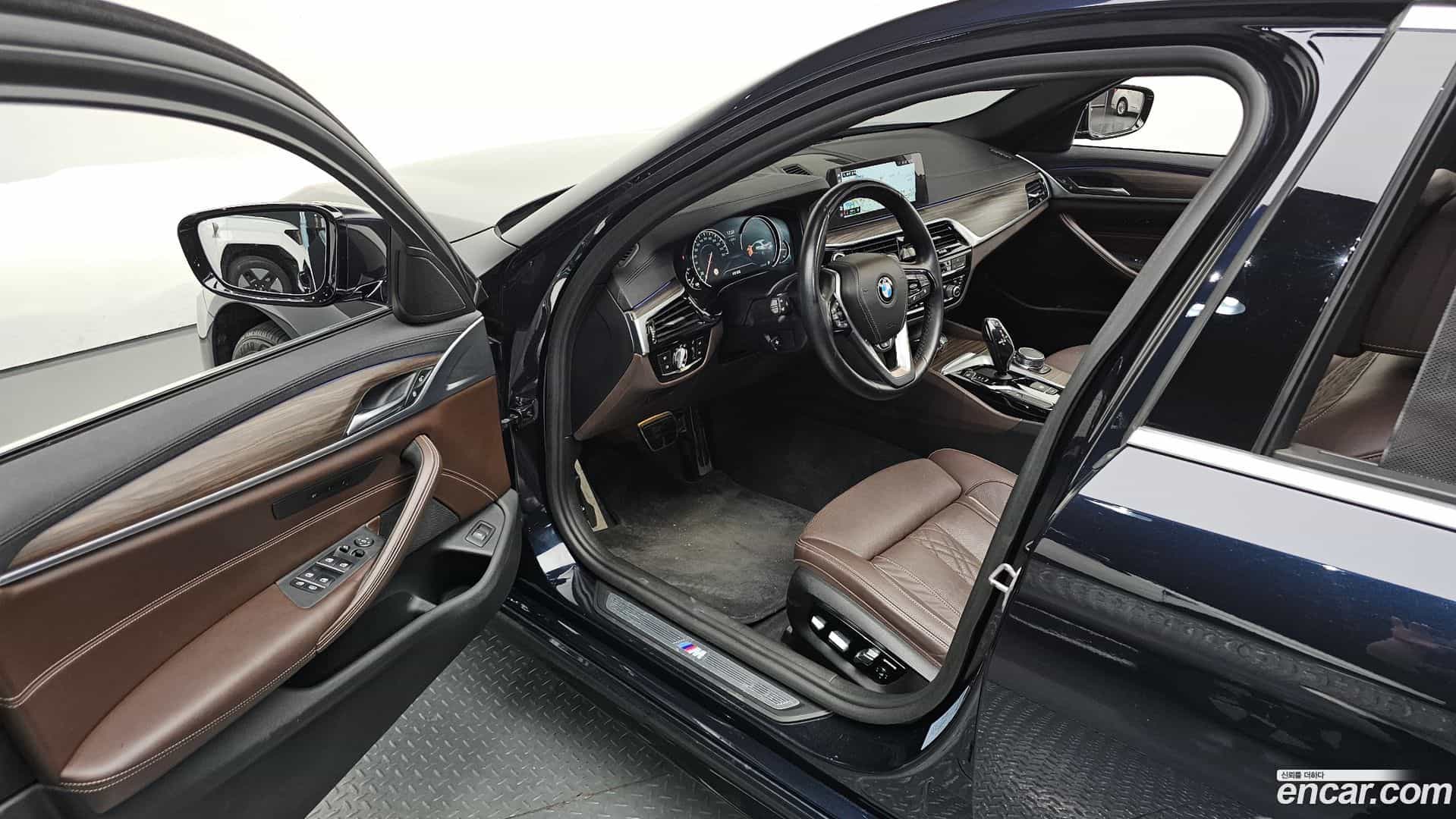 5-Series BMW 2017.10-INNER-010