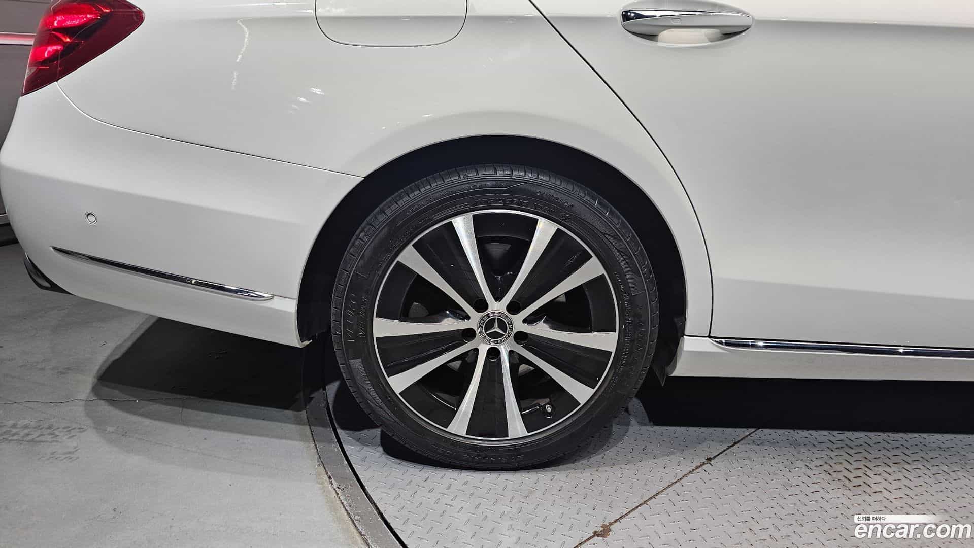 E-Class Mercedes-Benz 2019.11-OUTER-005