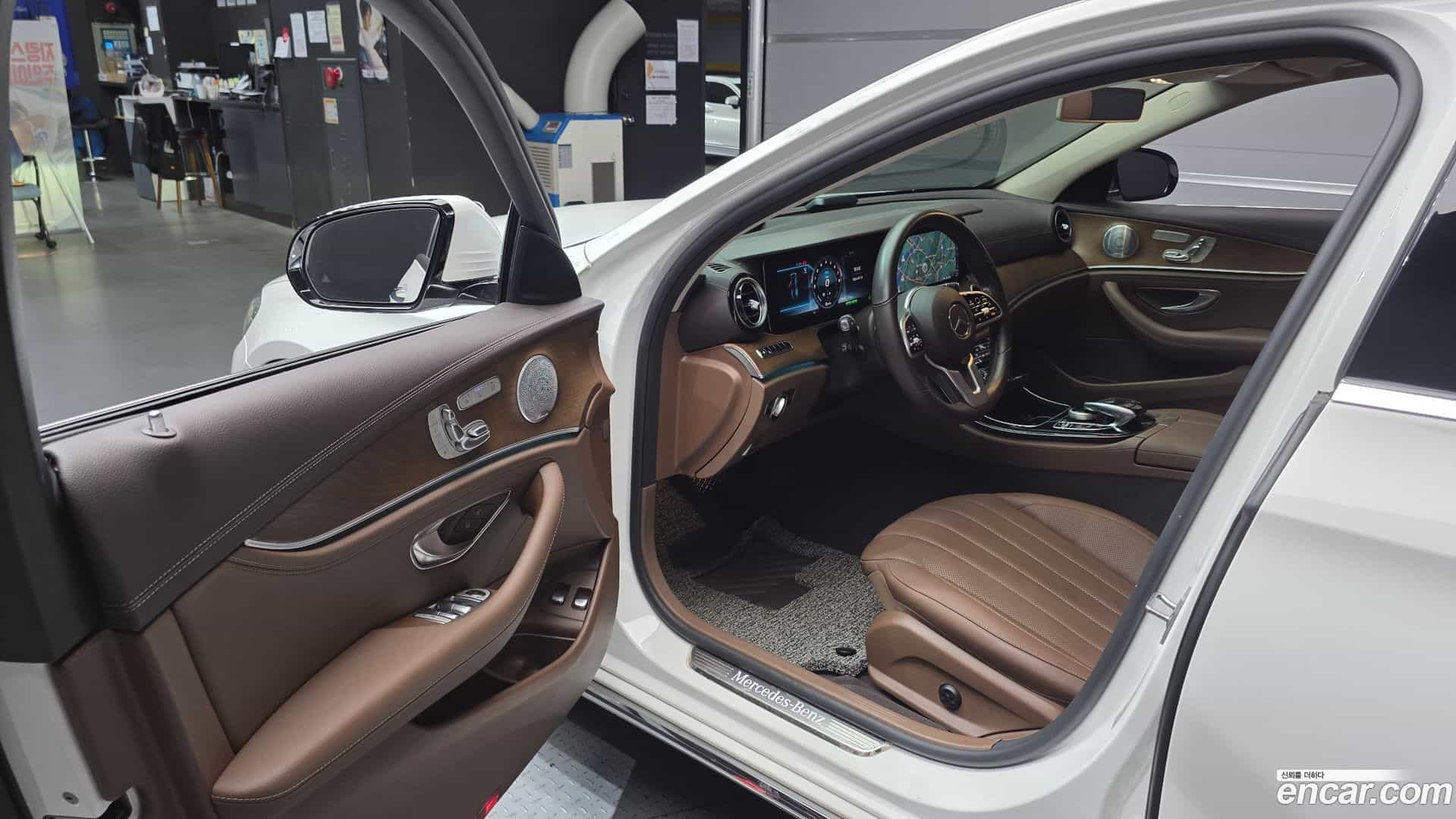 E-Class Mercedes-Benz 2019.11-INNER-010