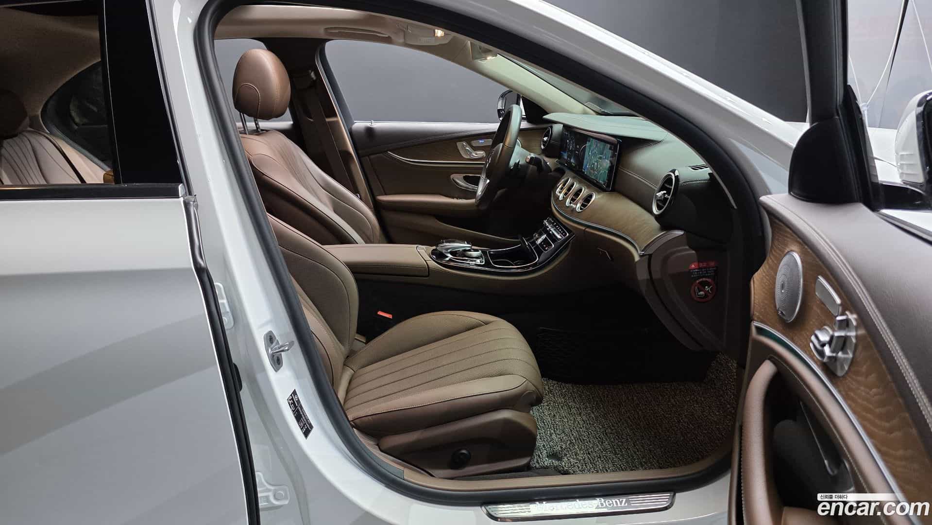 E-Class Mercedes-Benz 2019.11-OPTION-015
