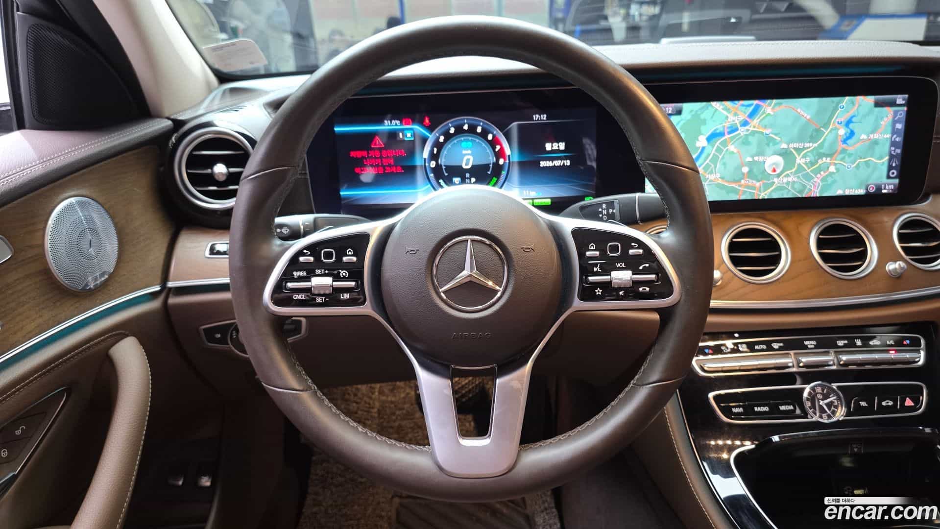 E-Class Mercedes-Benz 2019.11-OPTION-017