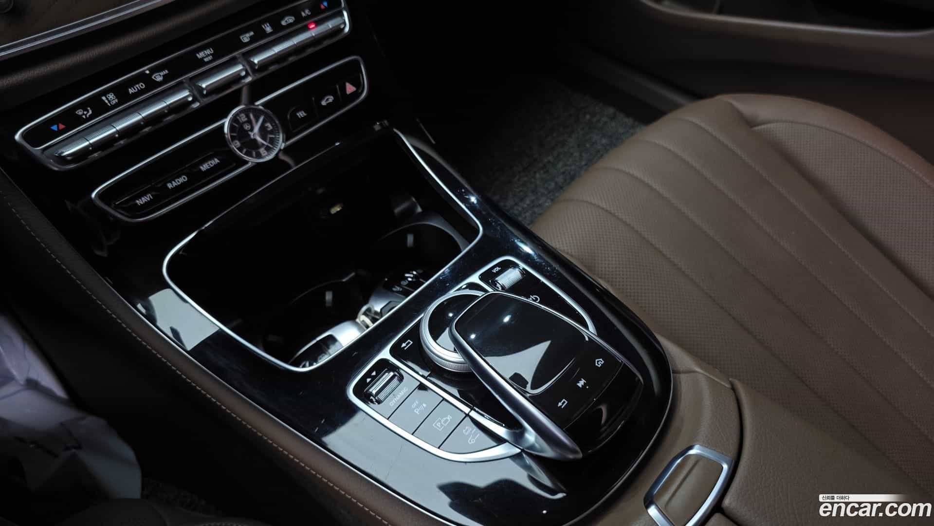 E-Class Mercedes-Benz 2019.11-OPTION-022