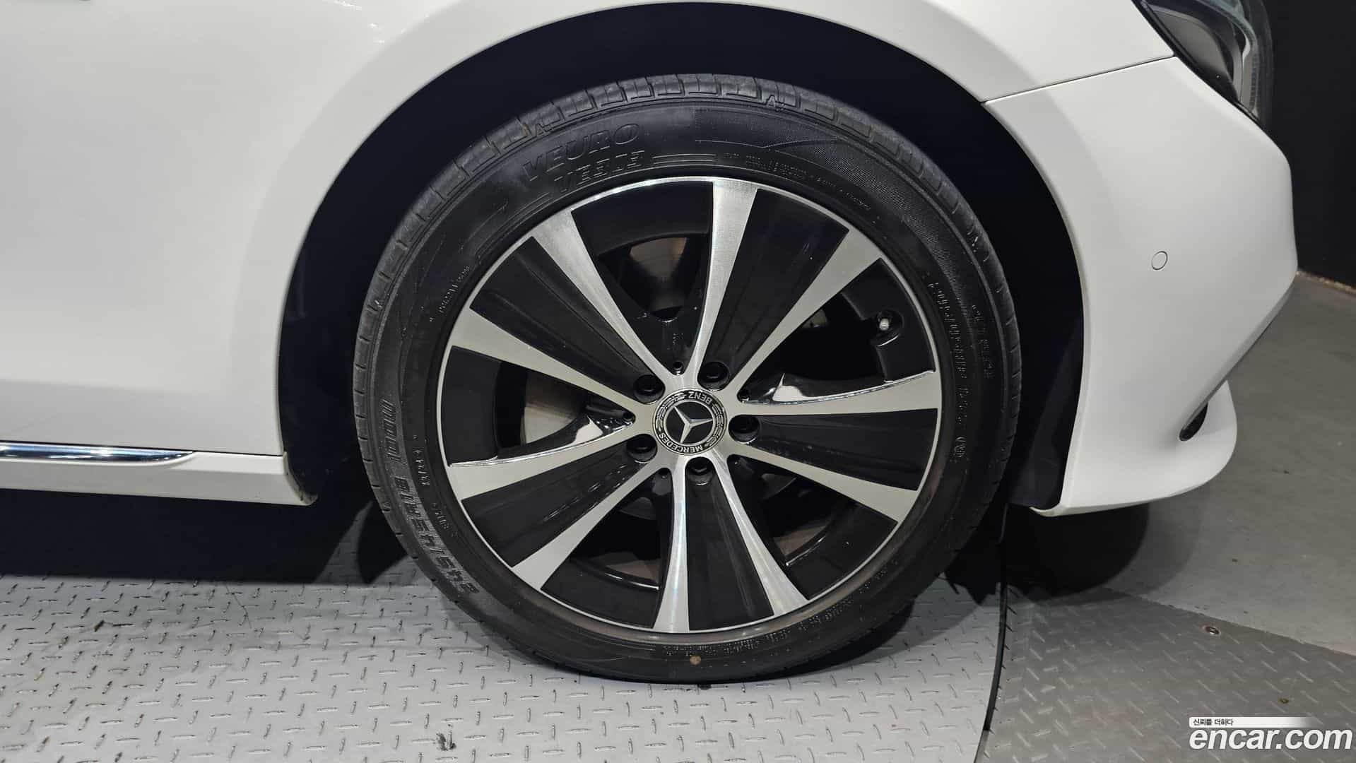 E-Class Mercedes-Benz 2019.11-OUTER-031