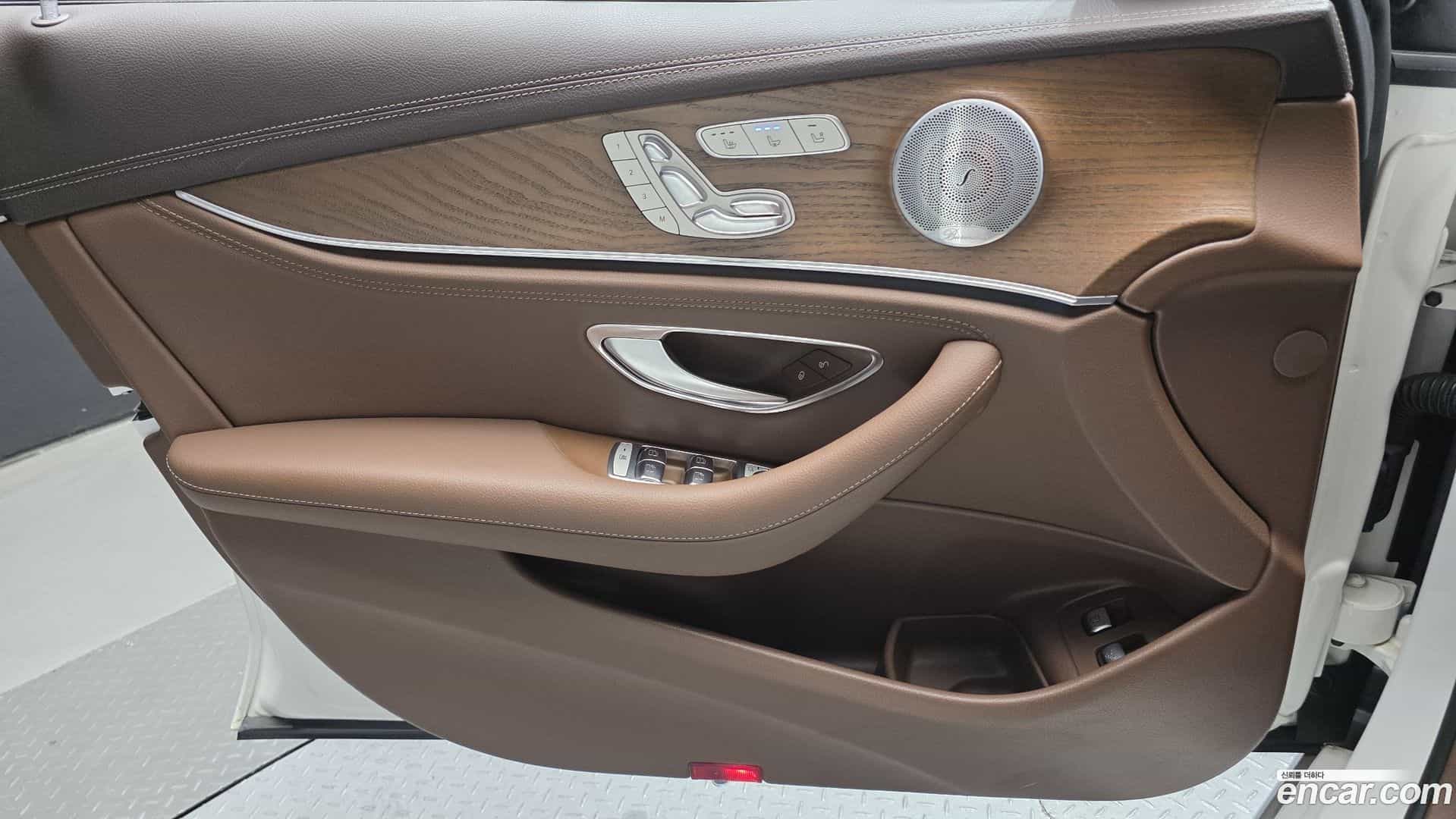 E-Class Mercedes-Benz 2019.11-INNER-034