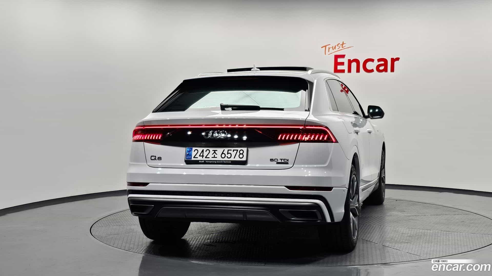 Q8 Audi 2021.5-OUTER-004