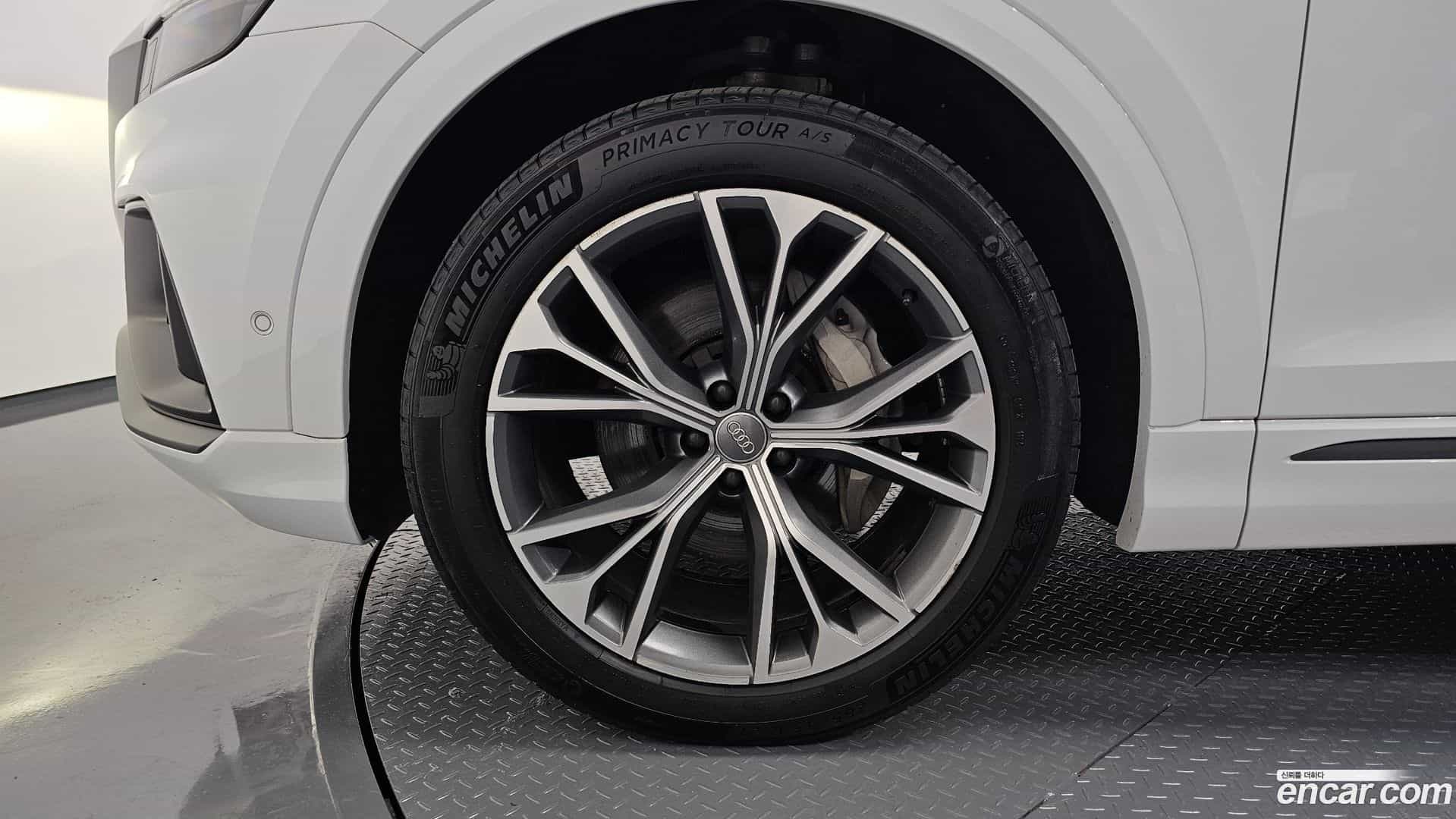 Q8 Audi 2021.5-OUTER-005