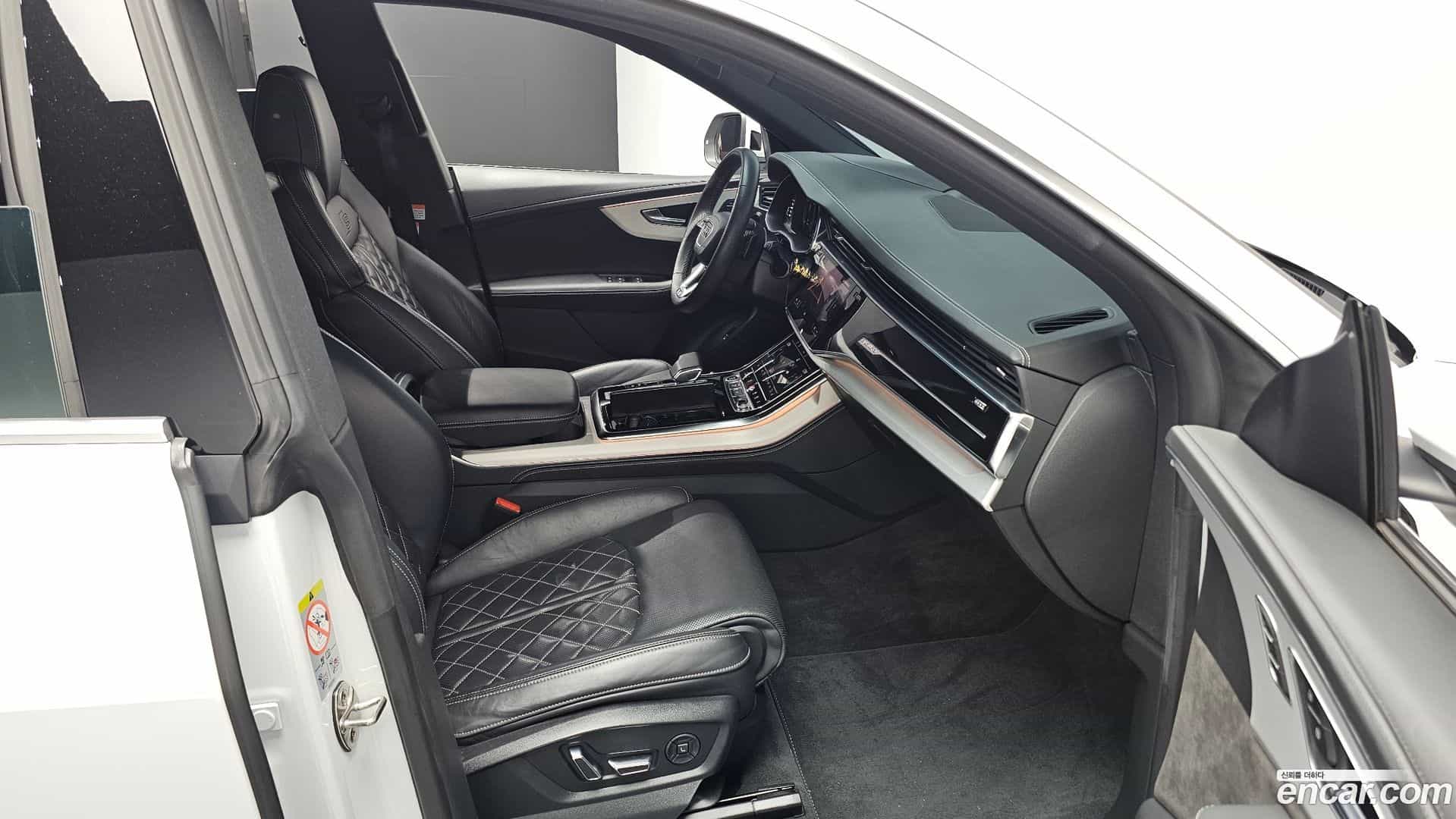 Q8 Audi 2021.5-OPTION-016