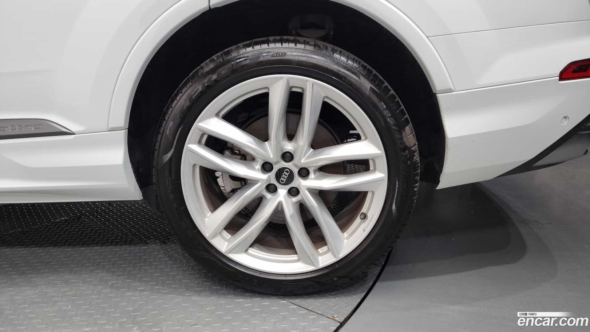 Q7 Audi 2023.11-OUTER-031