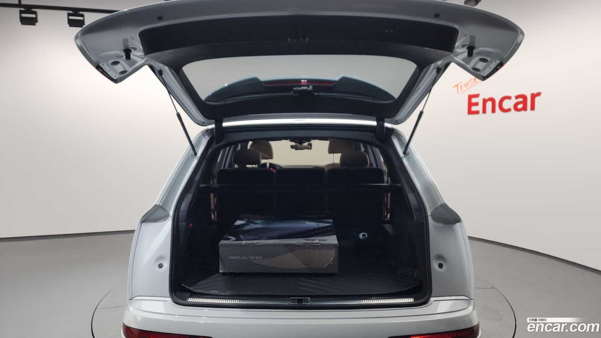 Q7 Audi 2023.11-OPTION-040