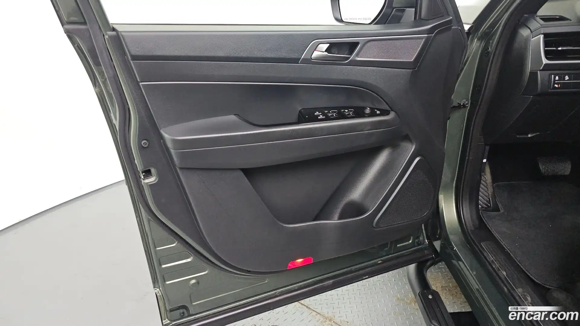 Rexton KG Mobility 2023.6-INNER-034