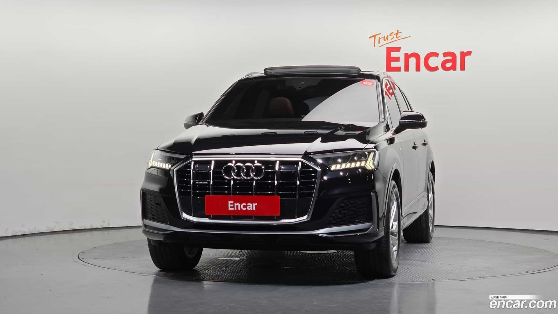 Q7 Audi 2021.10-OUTER-003