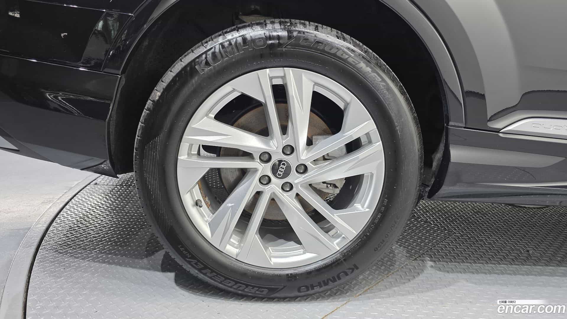 Q7 Audi 2021.10-OUTER-005