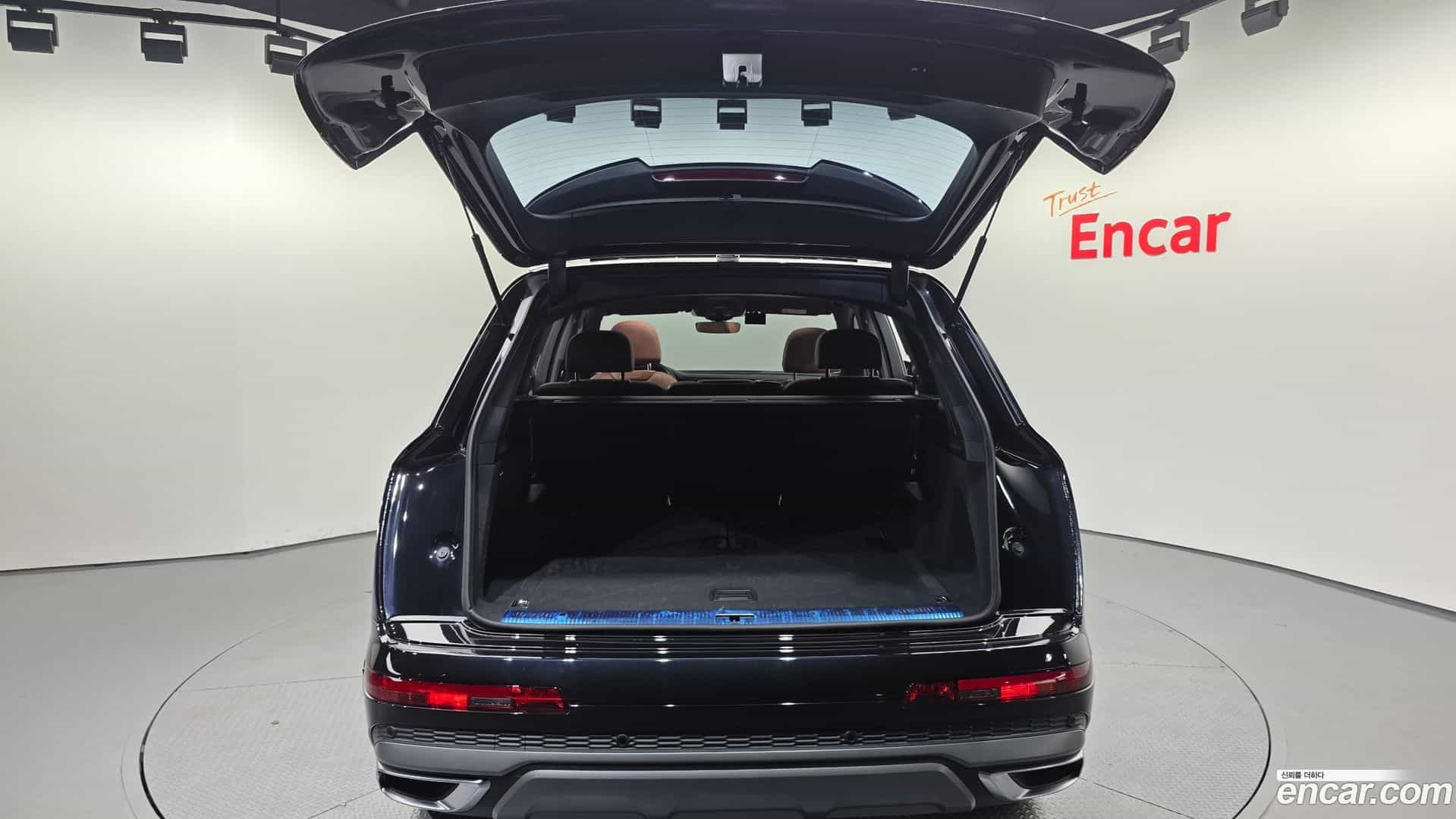 Q7 Audi 2021.10-OPTION-024