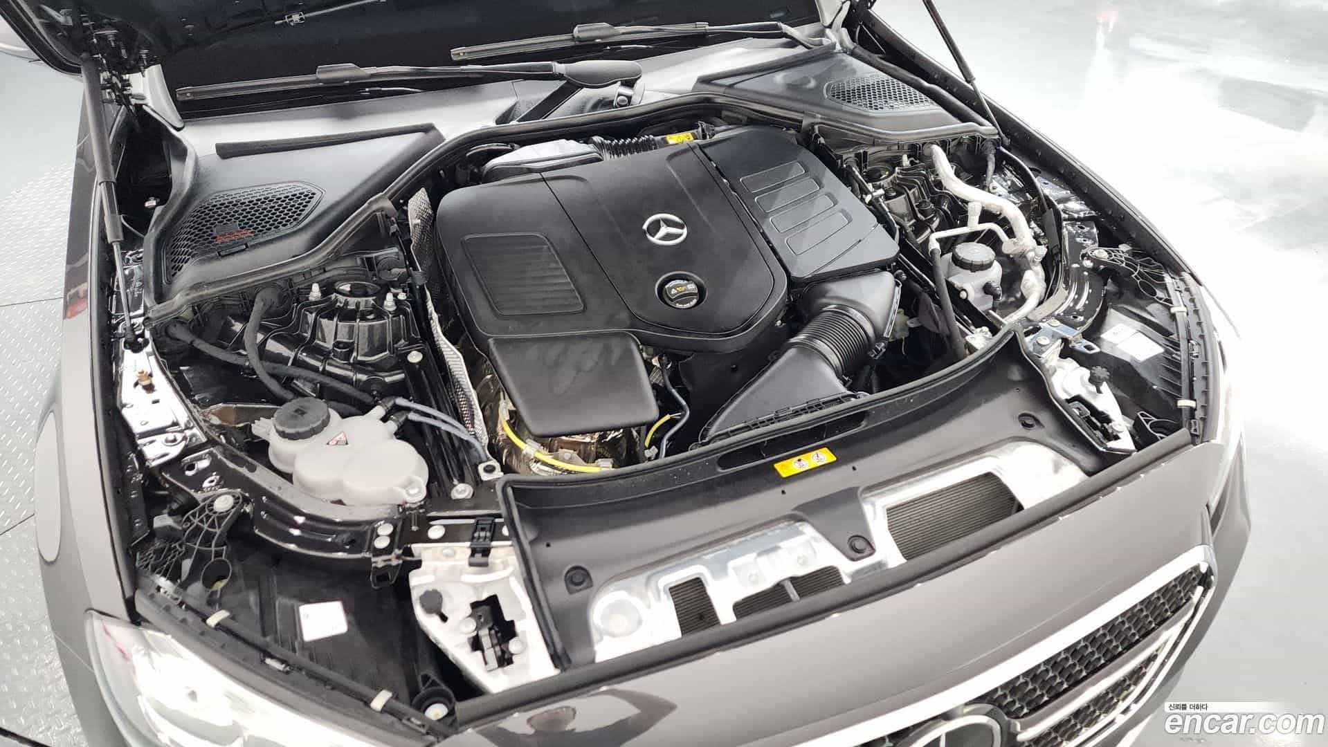 E-Class Mercedes-Benz 2025.10-OUTER-006