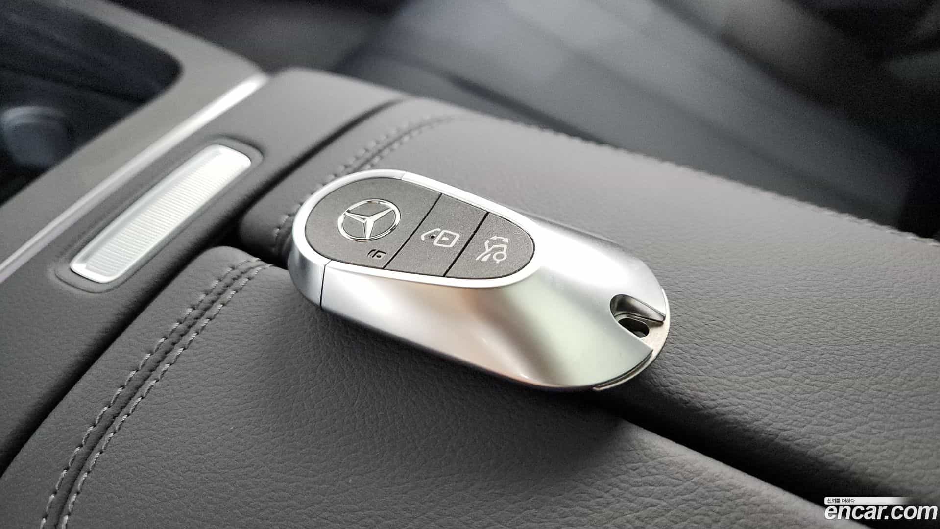 E-Class Mercedes-Benz 2025.10-OPTION-019