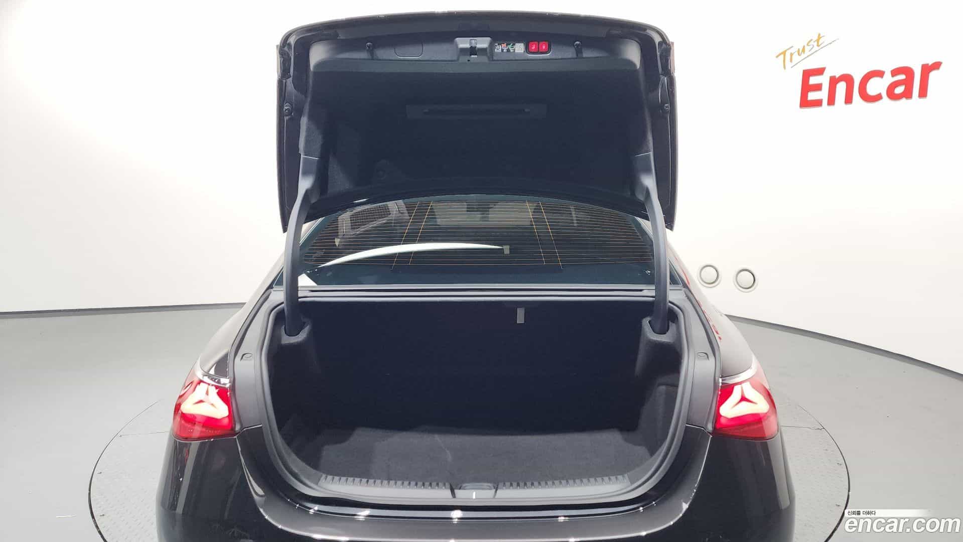 E-Class Mercedes-Benz 2025.10-OPTION-024
