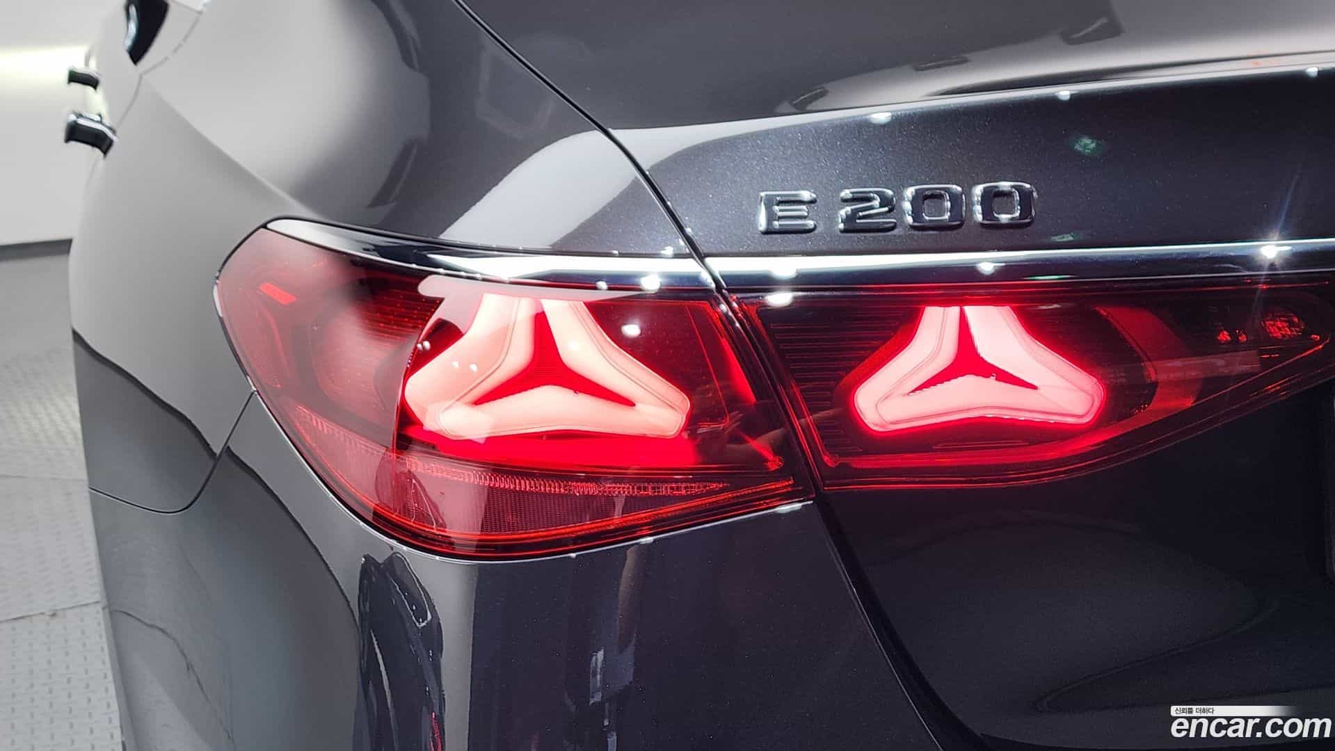 E-Class Mercedes-Benz 2025.10-OUTER-033